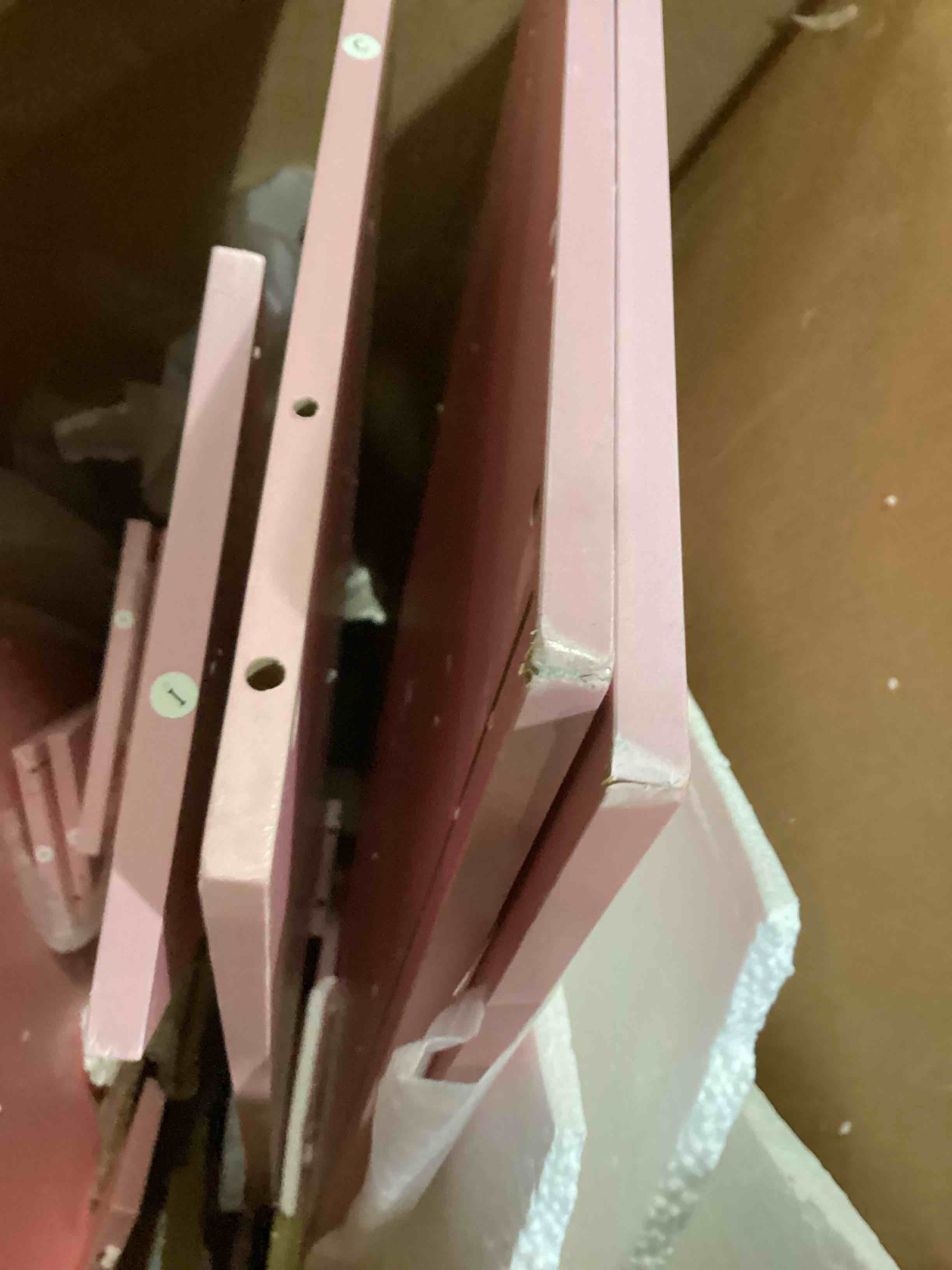 https://s3.amazonaws.com/lotting-images-prod/bidfta/RED6723997_1736772508647.jpeg