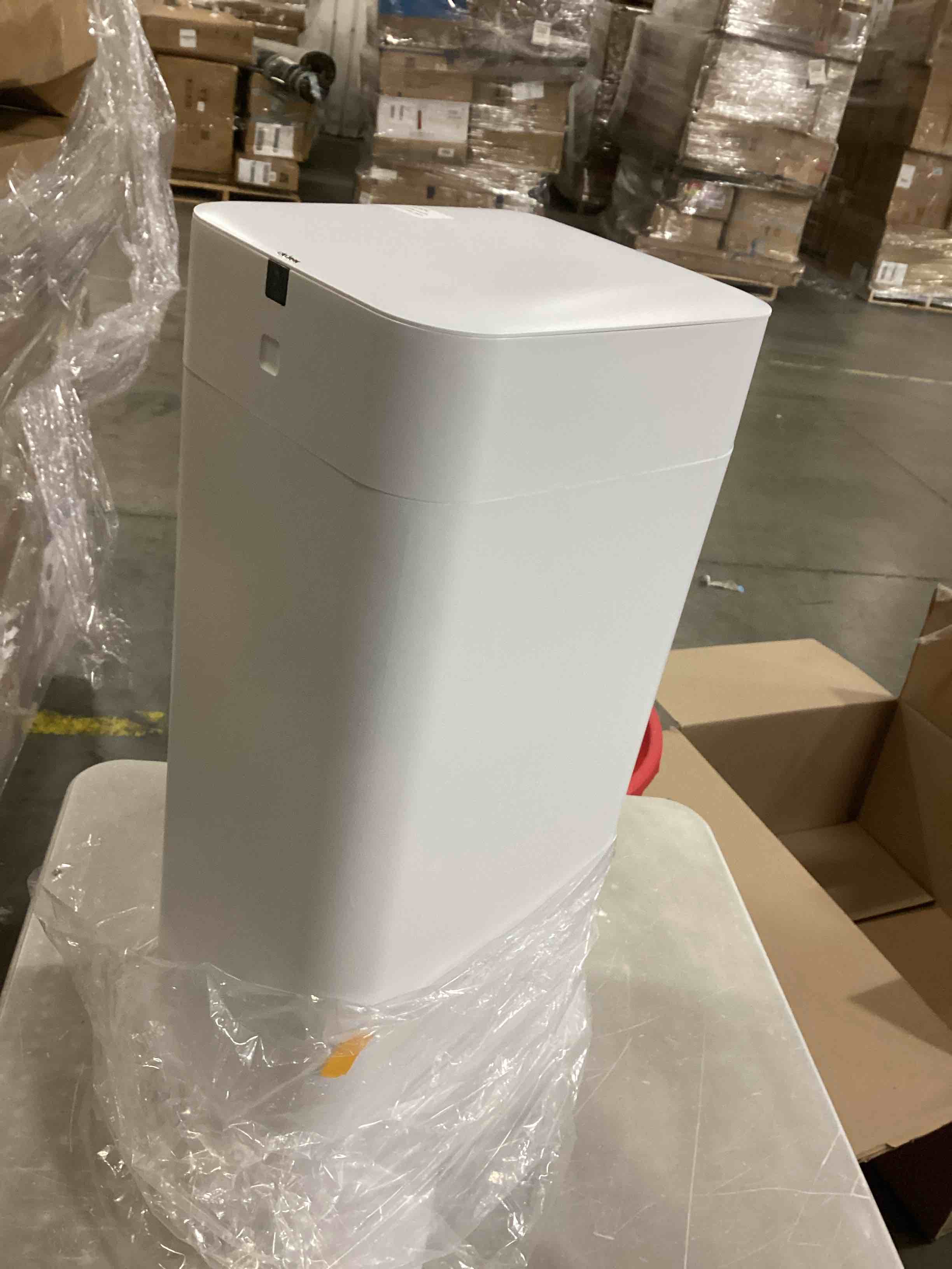 https://s3.amazonaws.com/lotting-images-prod/bidfta/RED6724019_1736781879758.jpeg