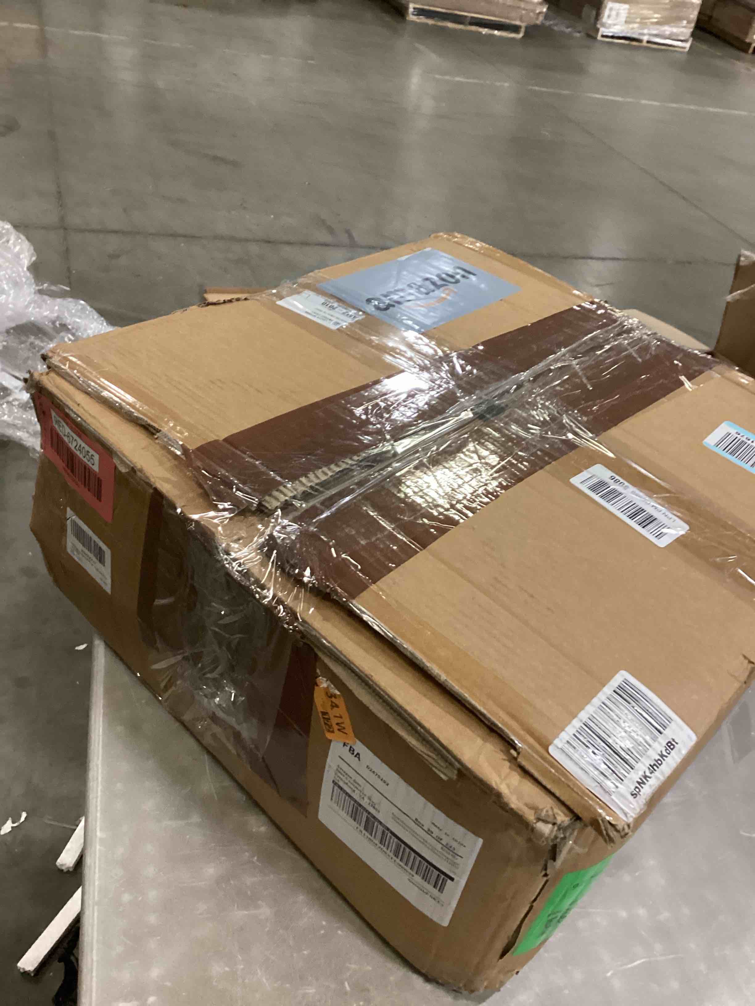 https://s3.amazonaws.com/lotting-images-prod/bidfta/RED6724055_1736790718539.jpeg