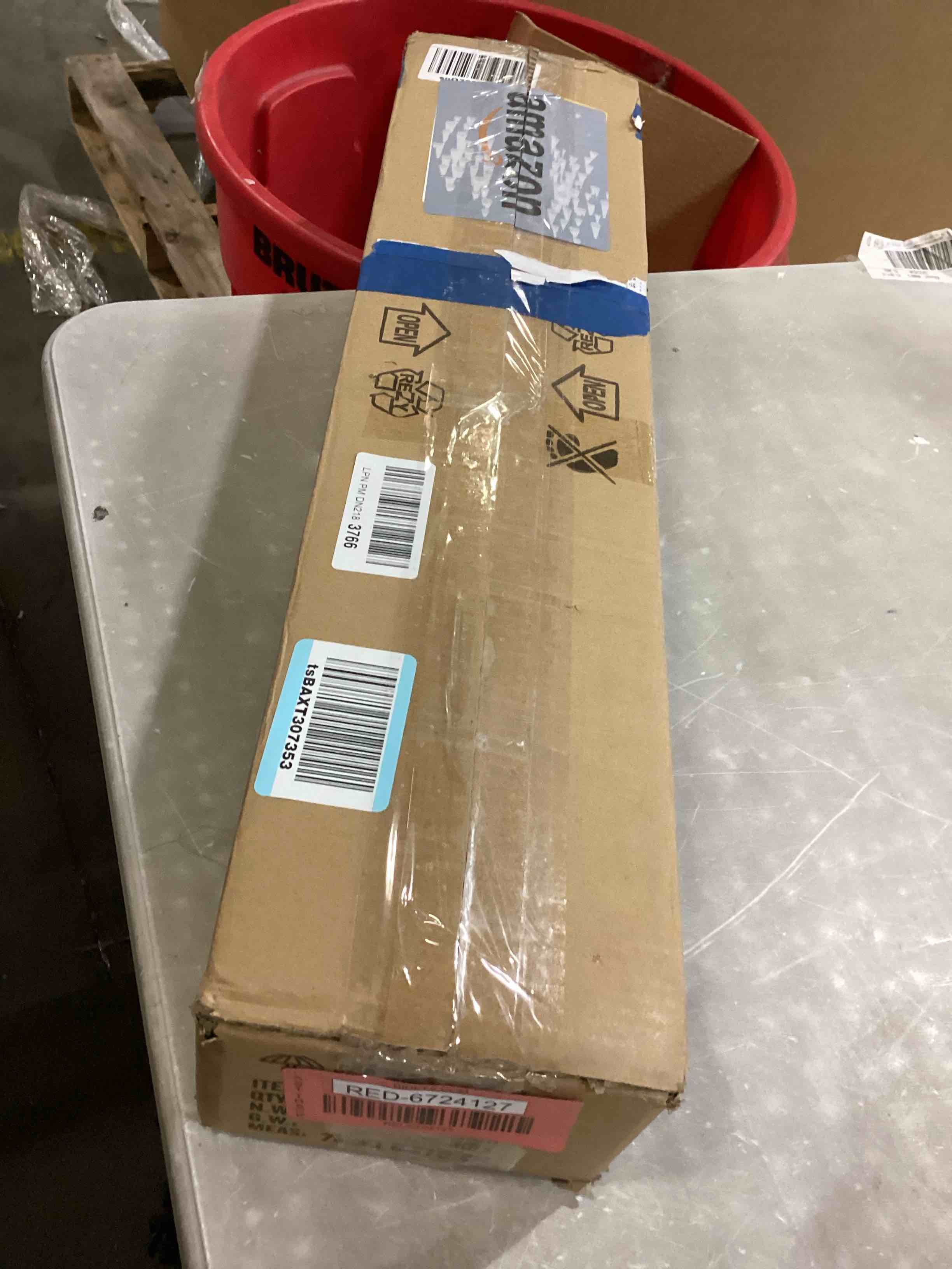 https://s3.amazonaws.com/lotting-images-prod/bidfta/RED6724127_1736876571440.jpeg