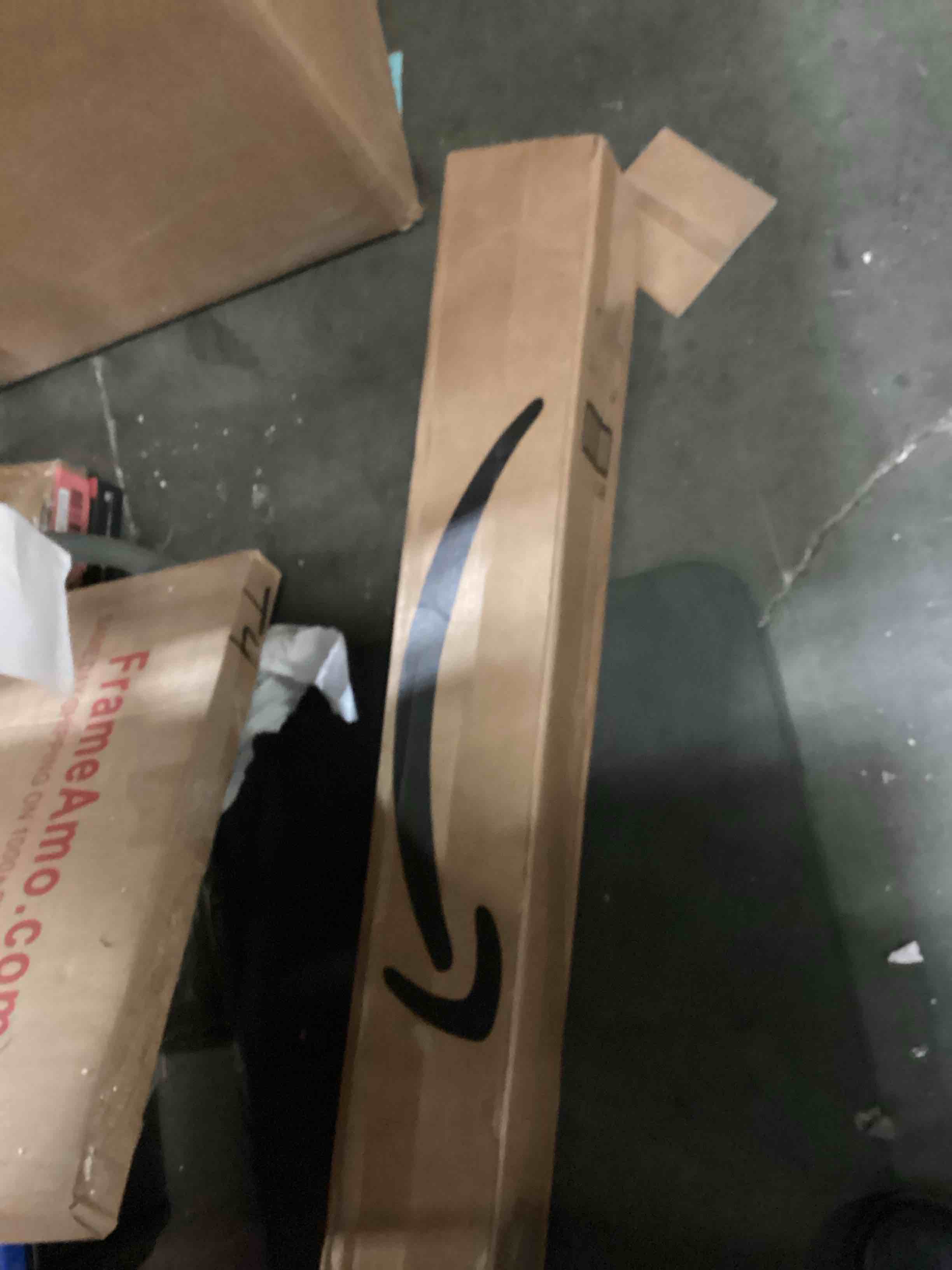 https://s3.amazonaws.com/lotting-images-prod/bidfta/RED6724232_1736957113088.jpeg