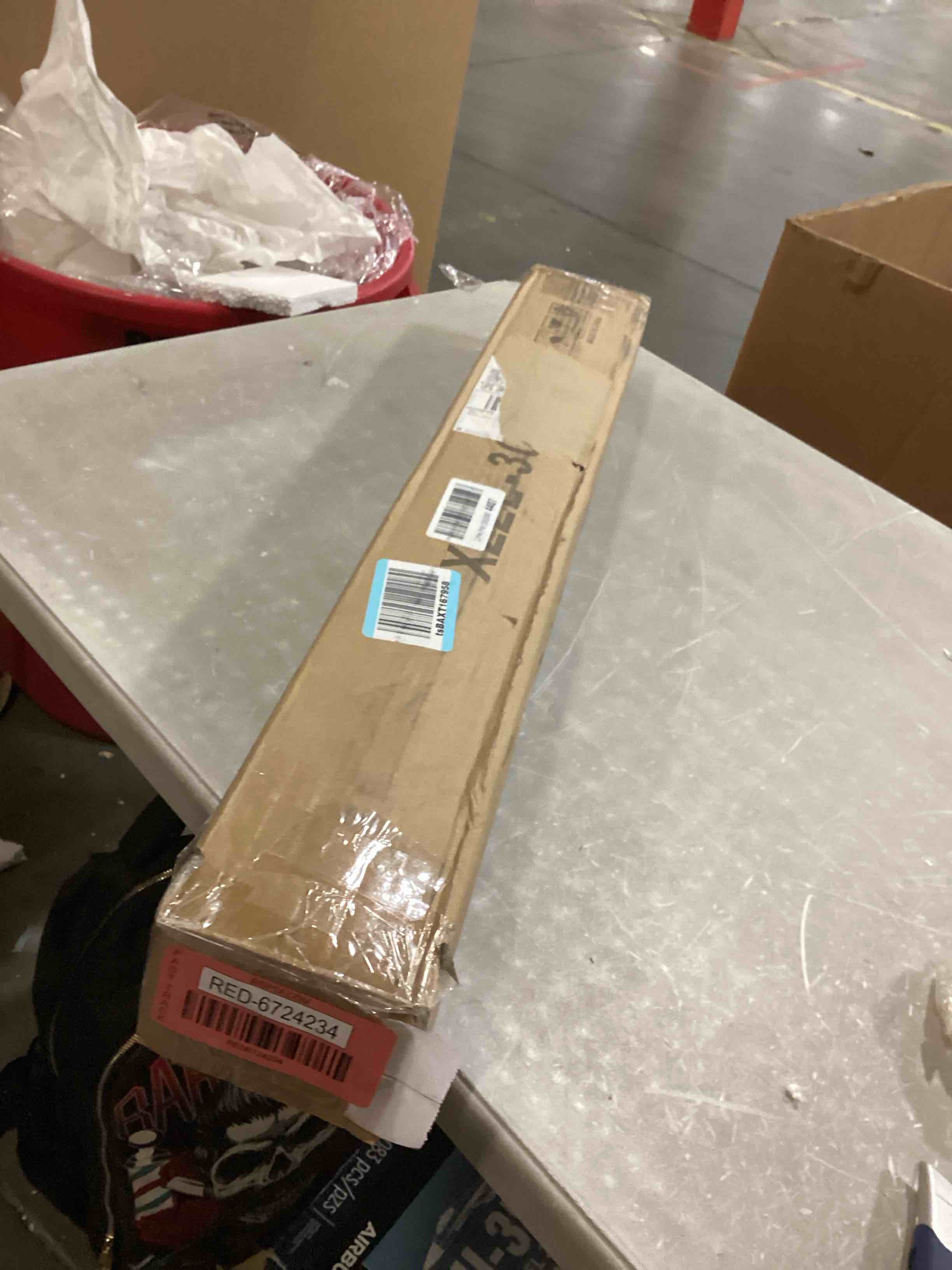https://s3.amazonaws.com/lotting-images-prod/bidfta/RED6724234_1736957740776.jpeg