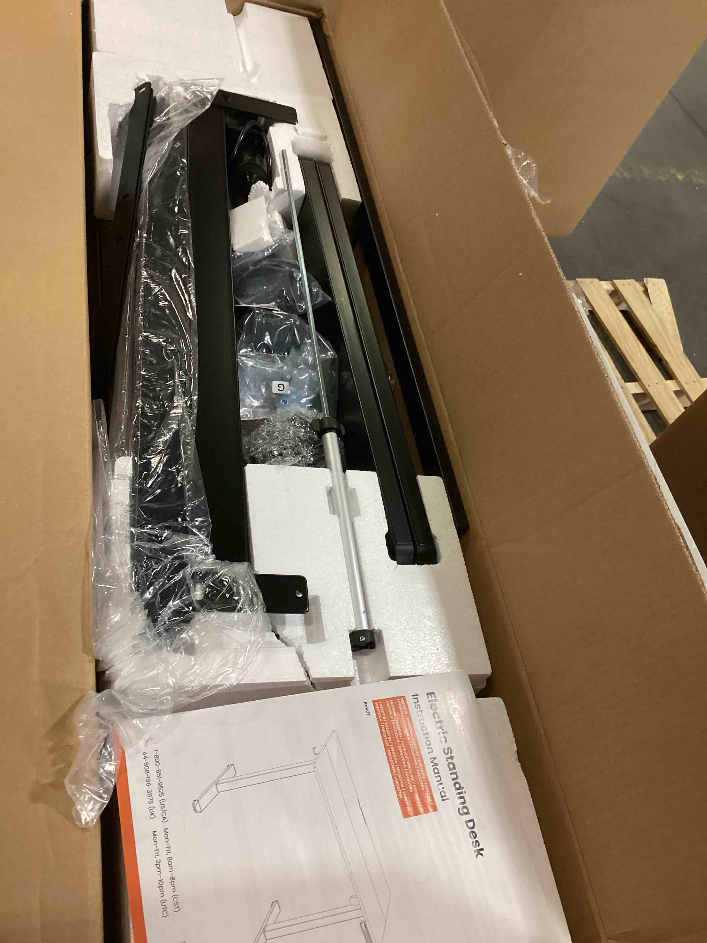 https://s3.amazonaws.com/lotting-images-prod/bidfta/RED6724241_1736959633830.jpeg