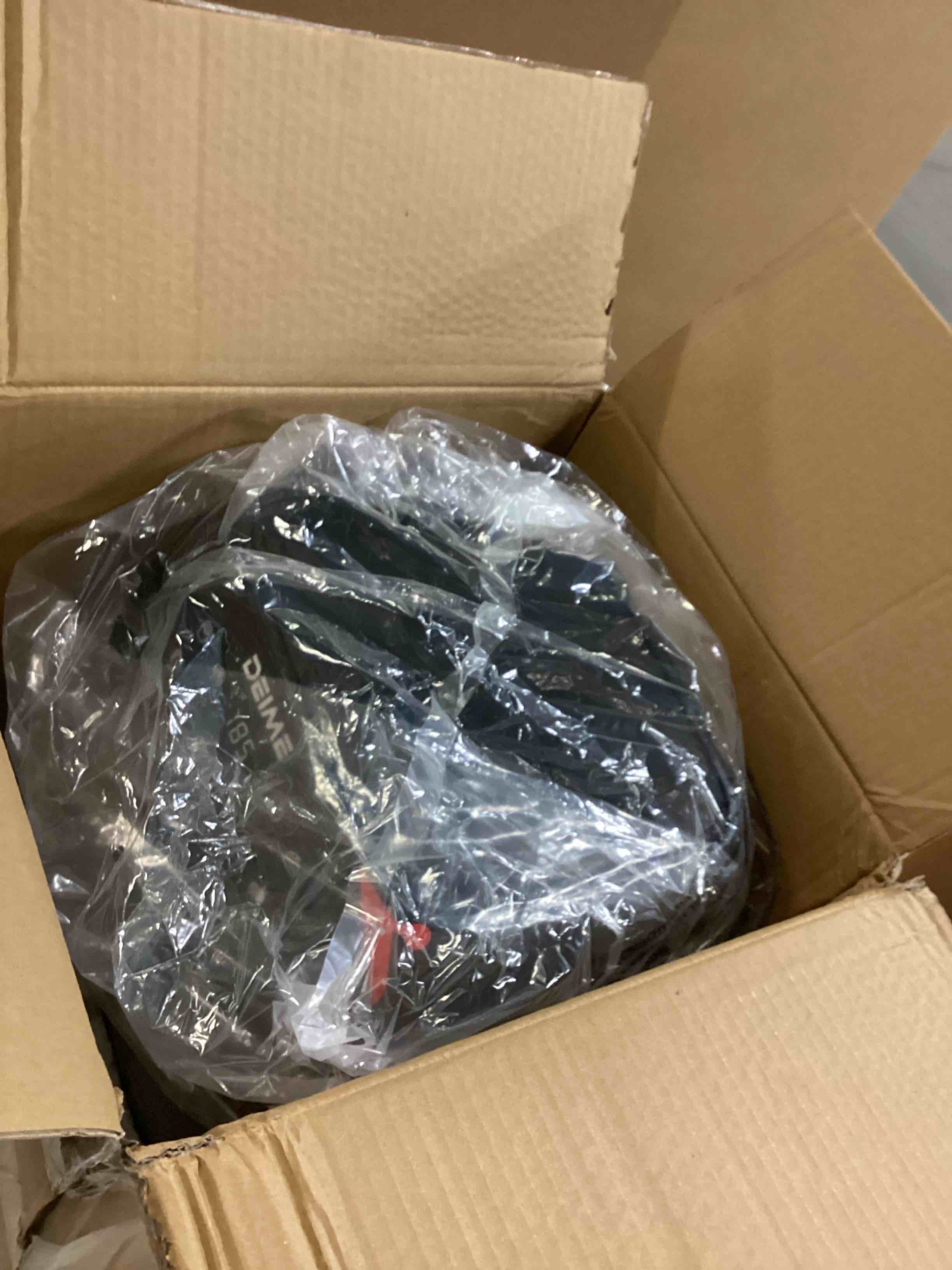 https://s3.amazonaws.com/lotting-images-prod/bidfta/RED6724311_1737035863341.jpeg
