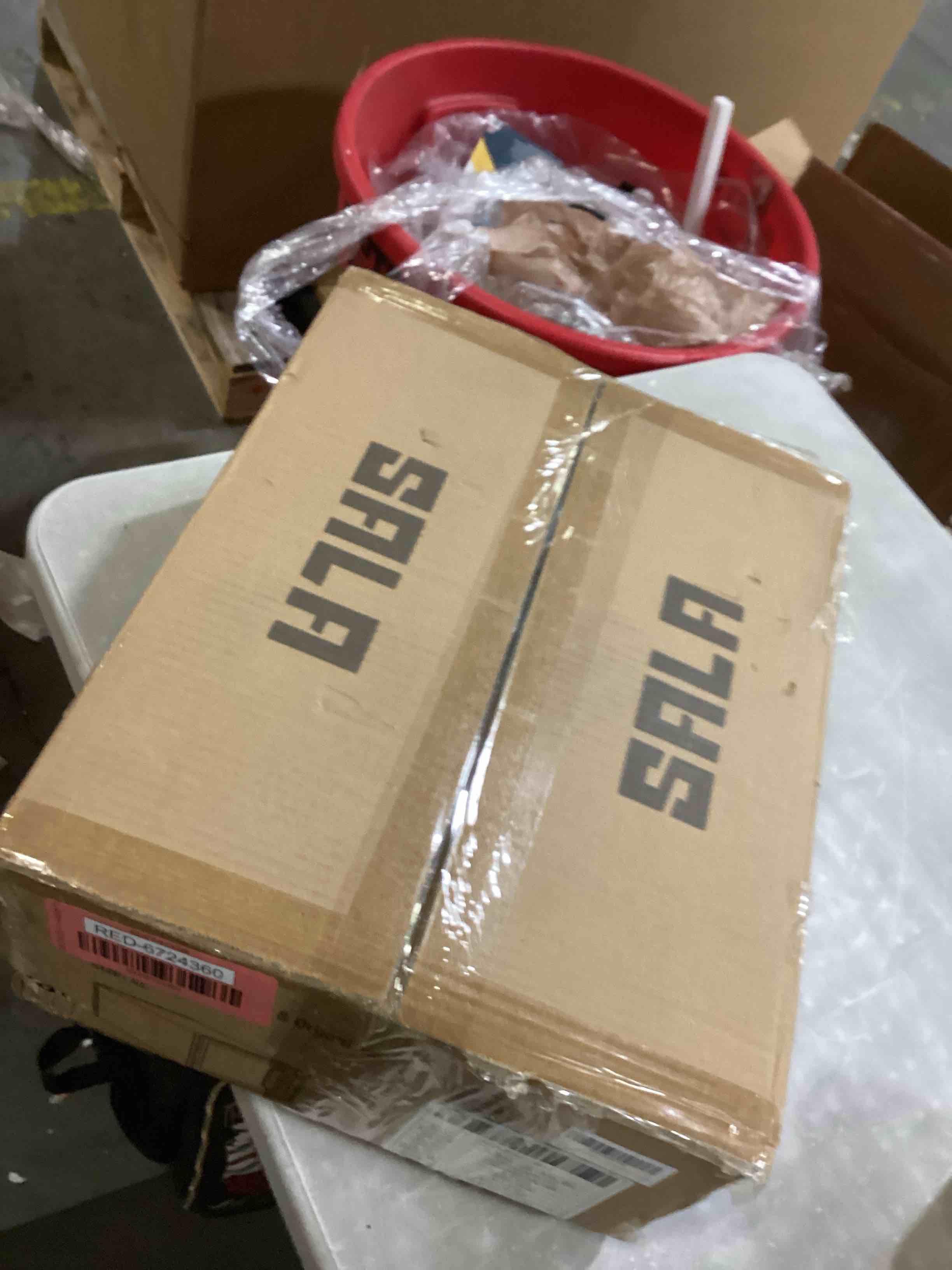https://s3.amazonaws.com/lotting-images-prod/bidfta/RED6724360_1737049399321.jpeg