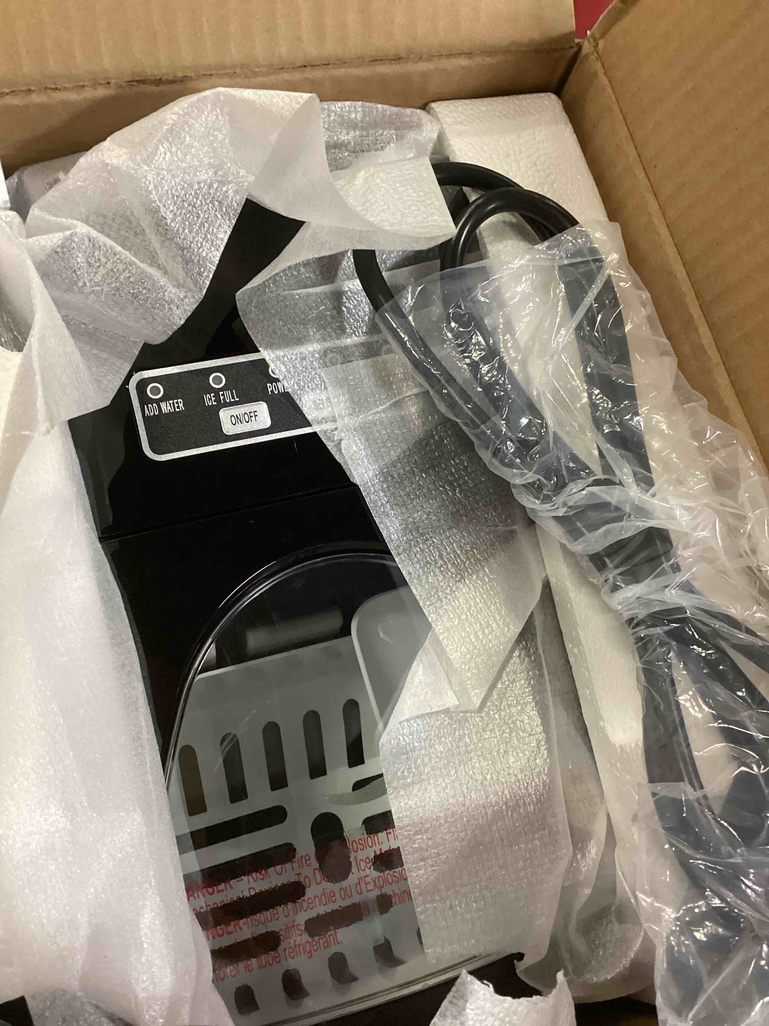 https://s3.amazonaws.com/lotting-images-prod/bidfta/RED6724632_1737391366245.jpeg