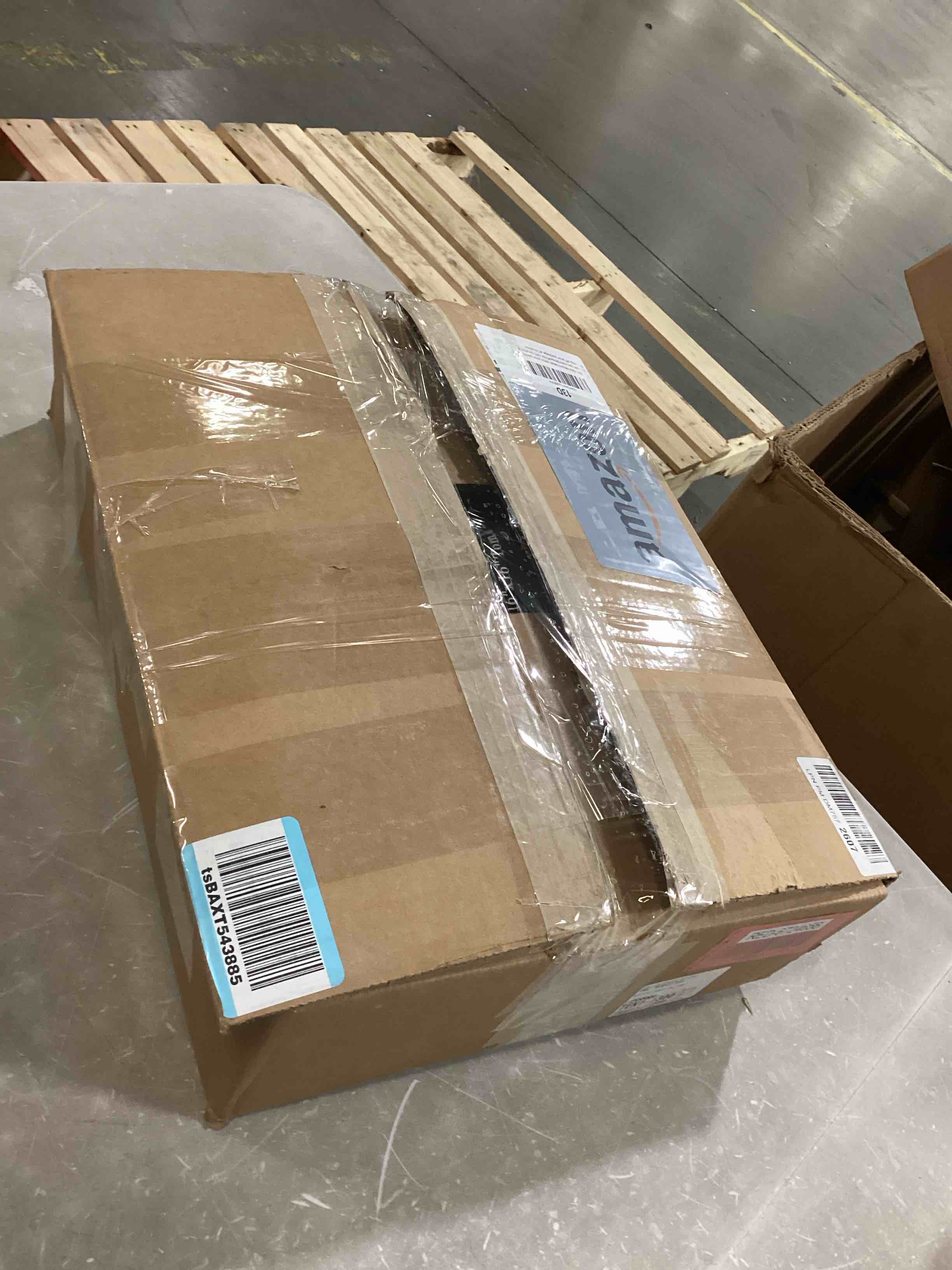 https://s3.amazonaws.com/lotting-images-prod/bidfta/RED6724656_1737396772064.jpeg
