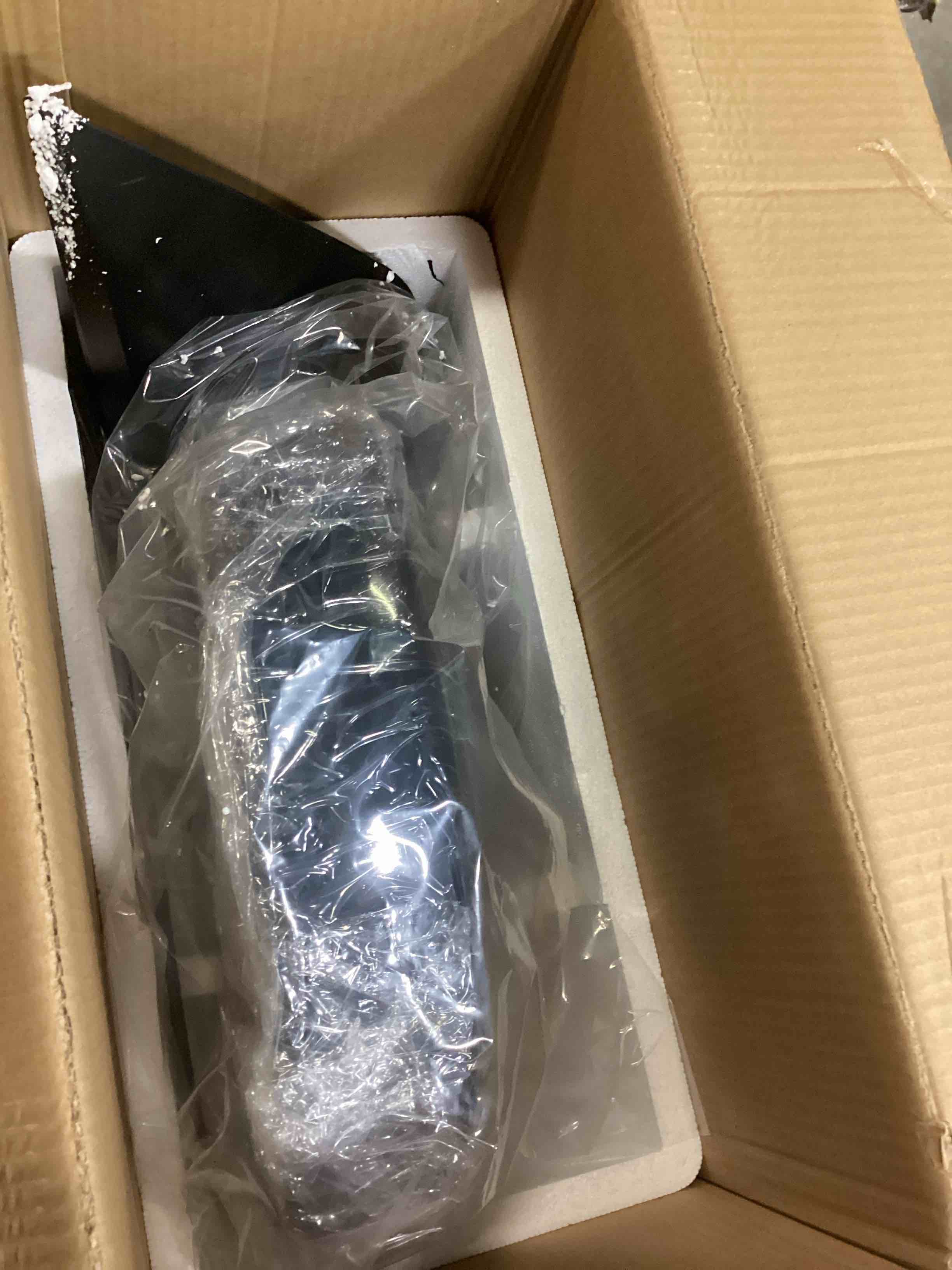 https://s3.amazonaws.com/lotting-images-prod/bidfta/RED6724722_1737463647625.jpeg
