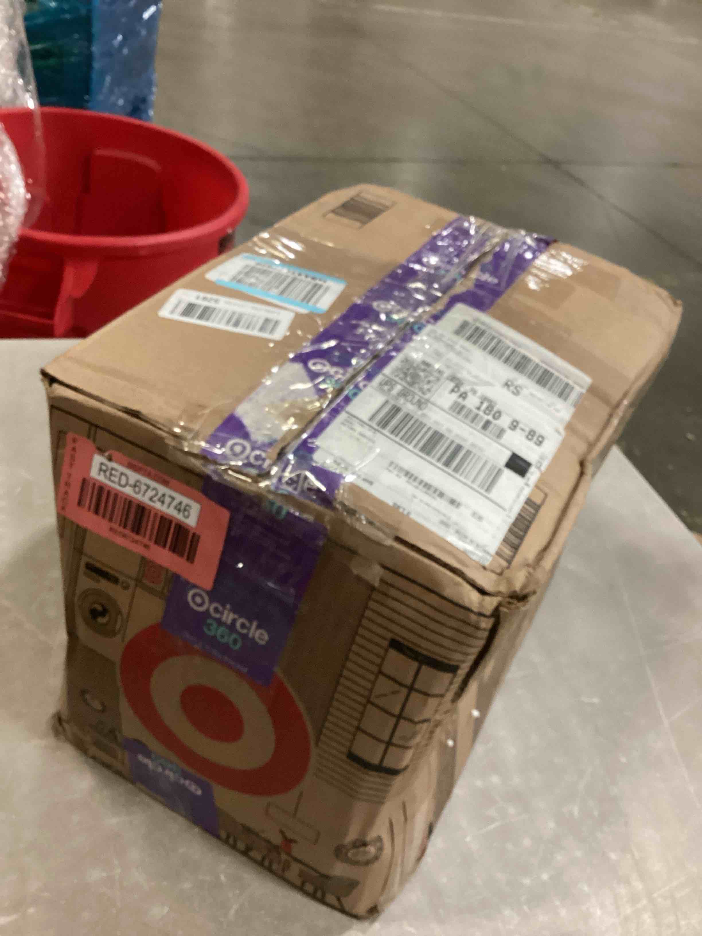 https://s3.amazonaws.com/lotting-images-prod/bidfta/RED6724746_1737467047821.jpeg