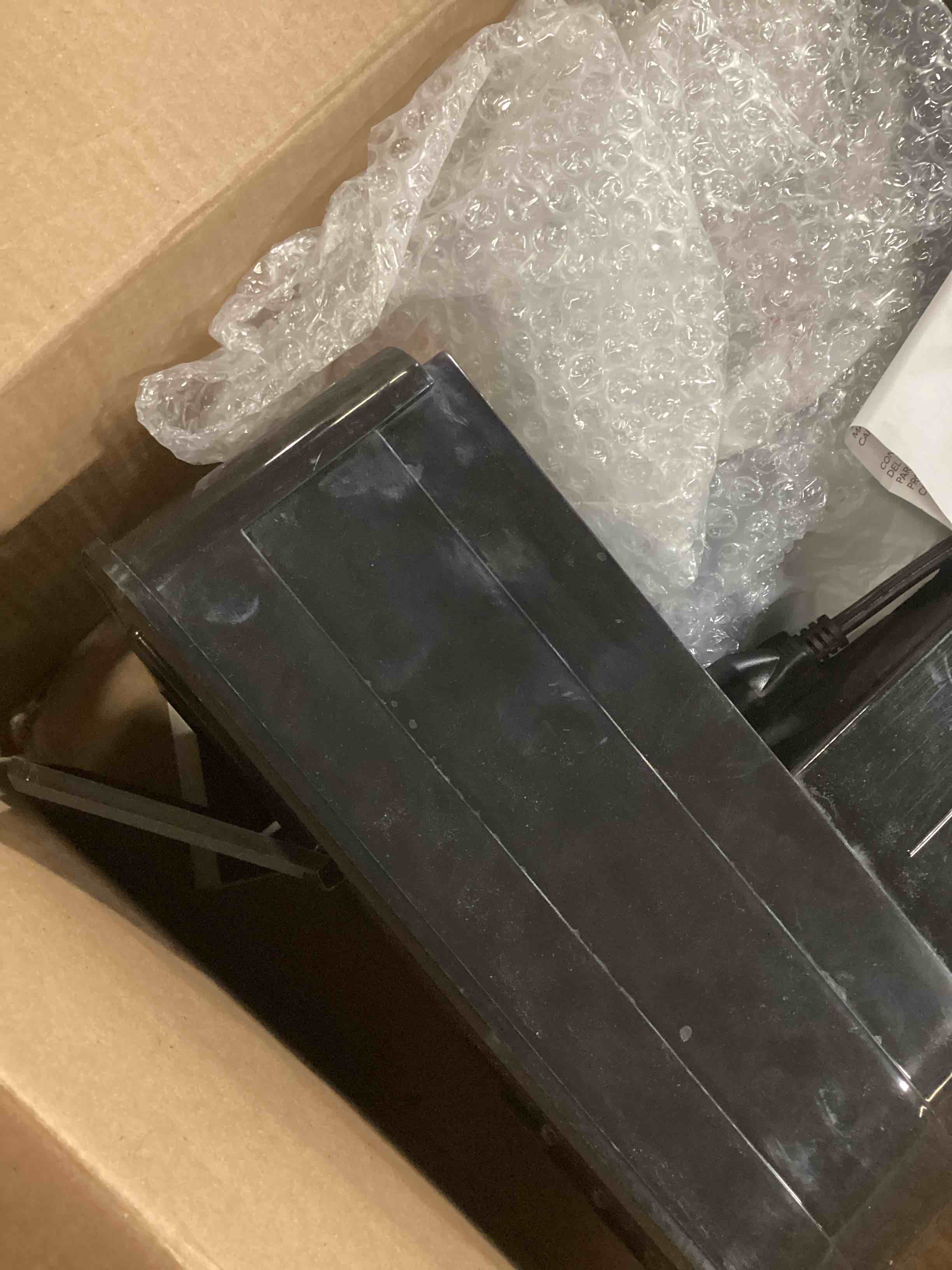 https://s3.amazonaws.com/lotting-images-prod/bidfta/RED6724756_1737468367266.jpeg