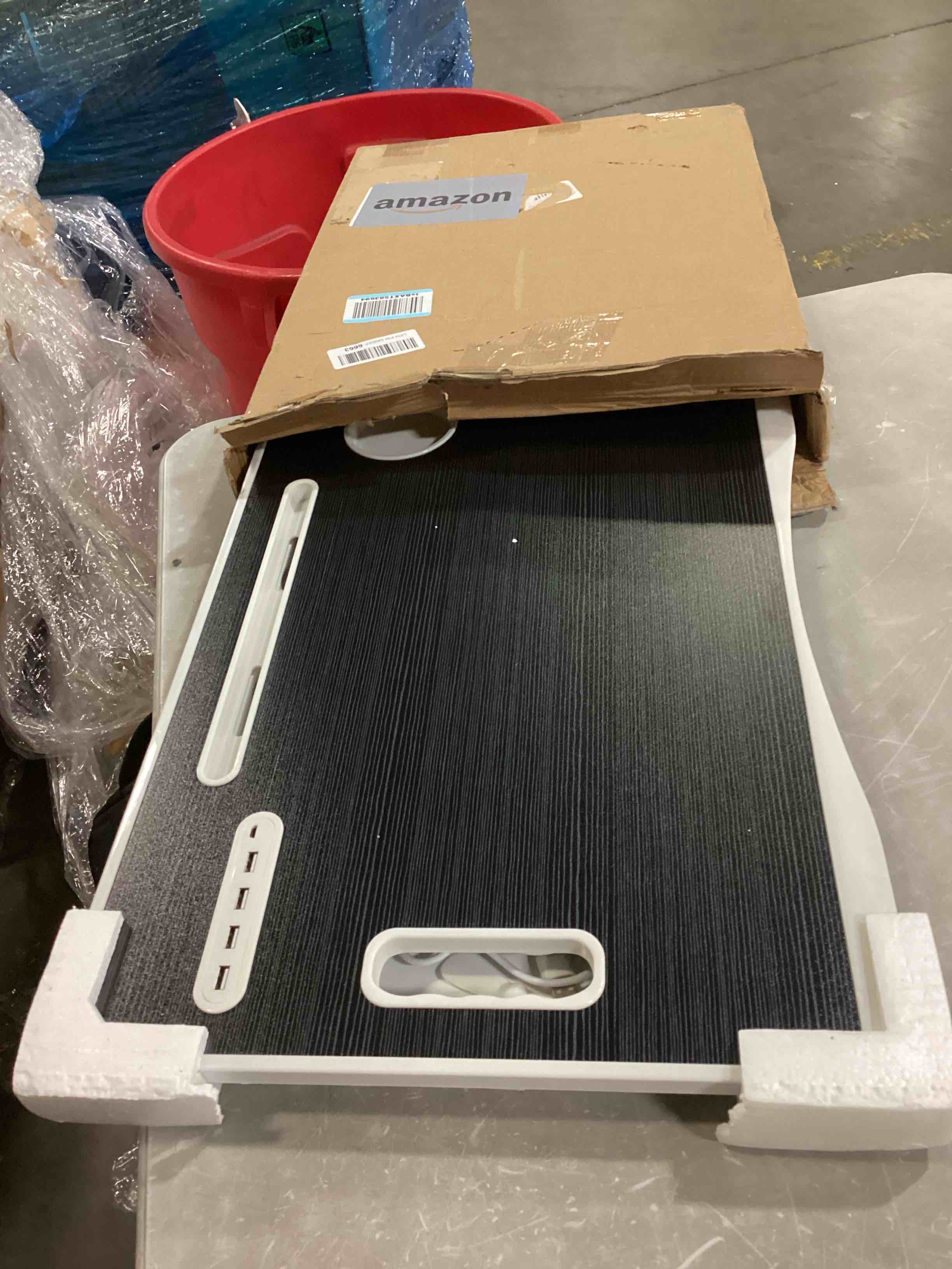 https://s3.amazonaws.com/lotting-images-prod/bidfta/RED6724774_1737470881983.jpeg