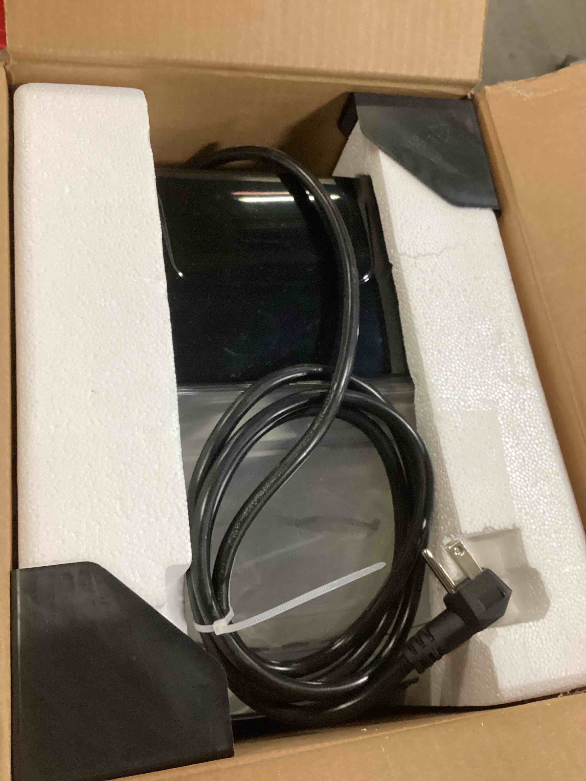 https://s3.amazonaws.com/lotting-images-prod/bidfta/RED6724780_1737473247615.jpeg