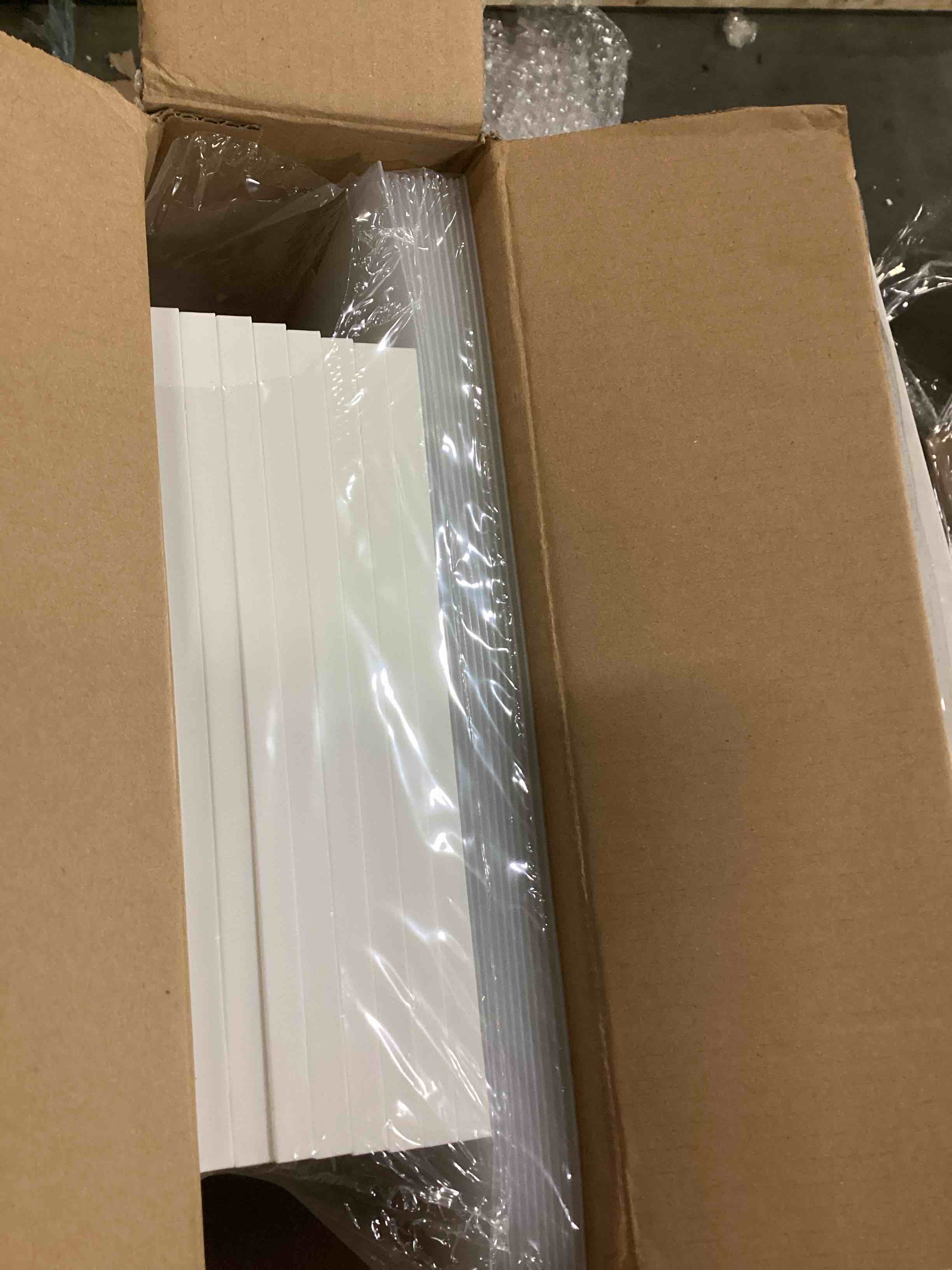 https://s3.amazonaws.com/lotting-images-prod/bidfta/RED6724925_1737576065943.jpeg