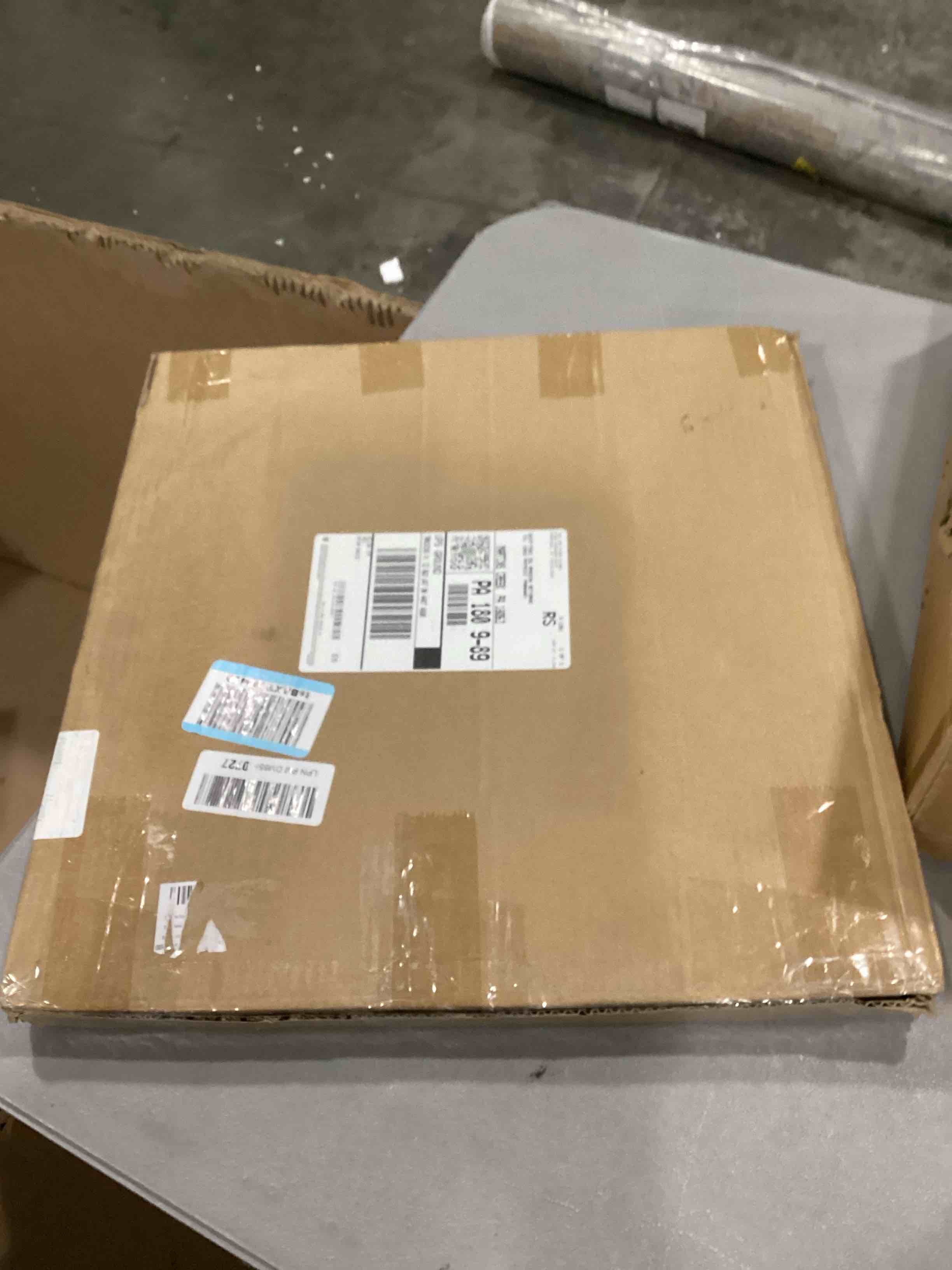 https://s3.amazonaws.com/lotting-images-prod/bidfta/RED6725164_1735656202336.jpeg
