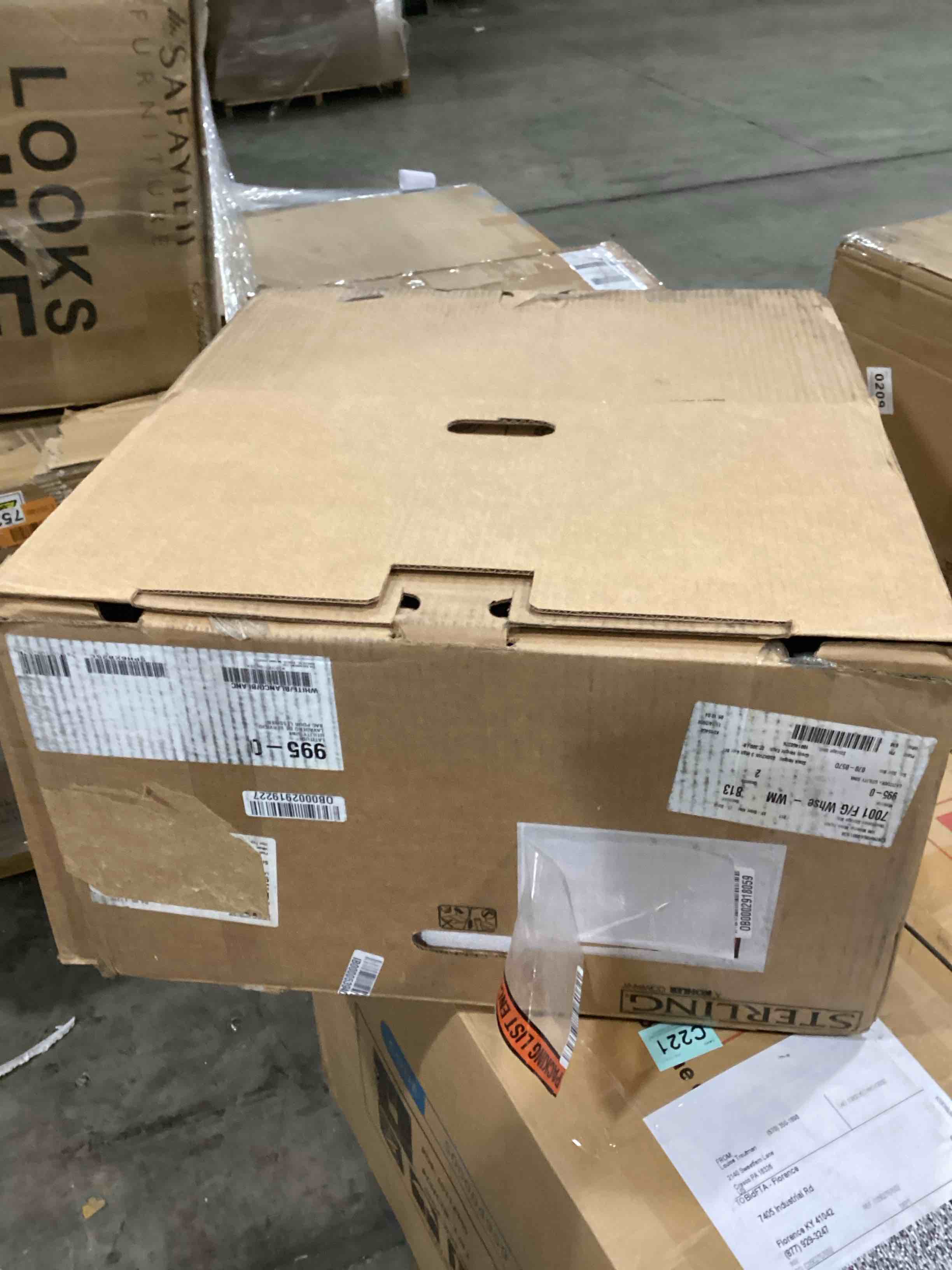 https://s3.amazonaws.com/lotting-images-prod/bidfta/RED6725241_1735835180436.jpeg