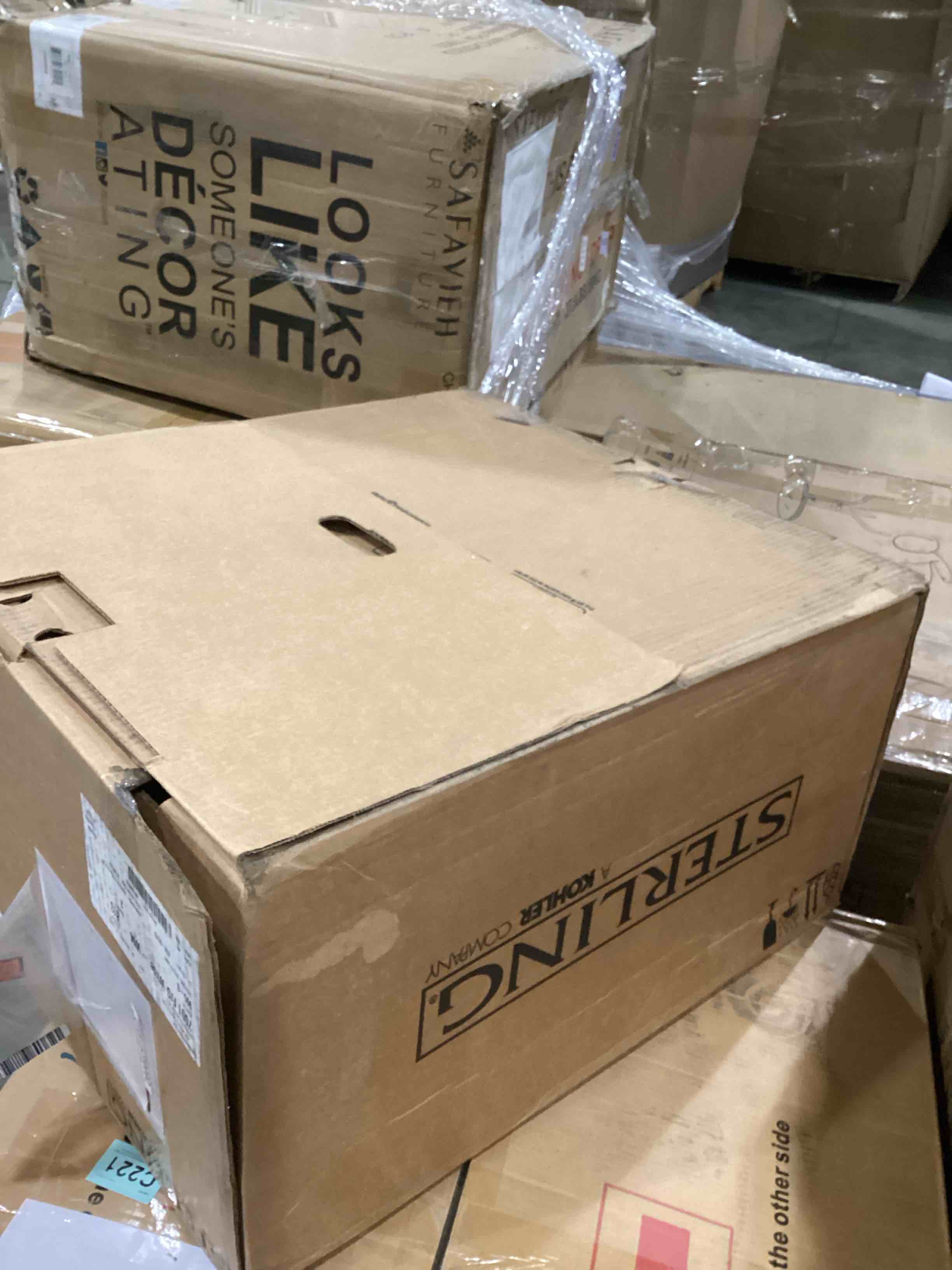 https://s3.amazonaws.com/lotting-images-prod/bidfta/RED6725241_1735835184313.jpeg