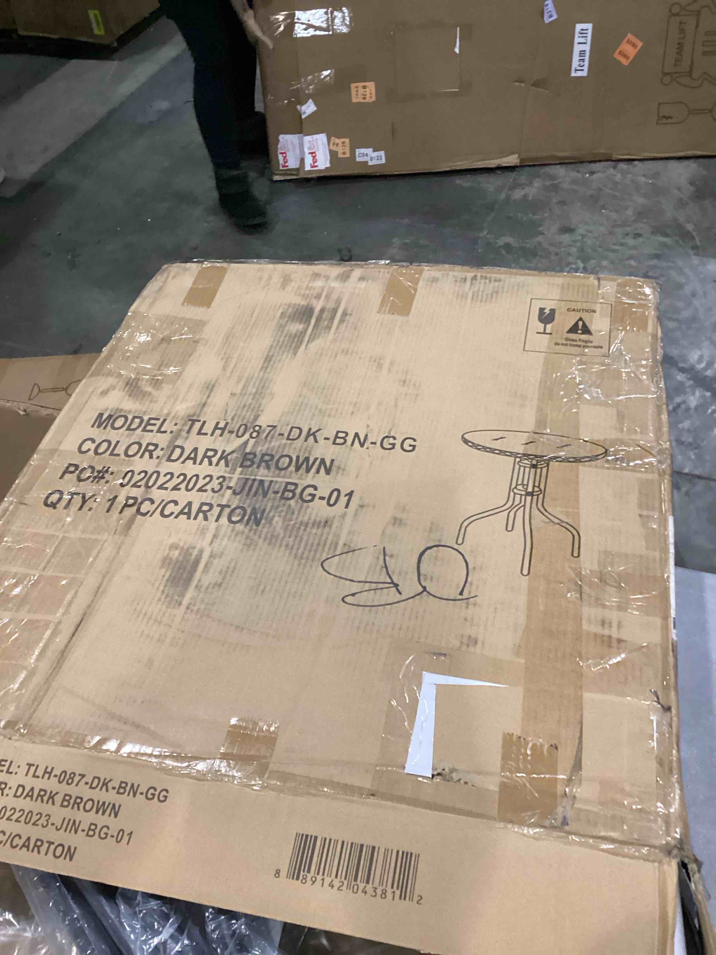 https://s3.amazonaws.com/lotting-images-prod/bidfta/RED6725244_1735836150201.jpeg