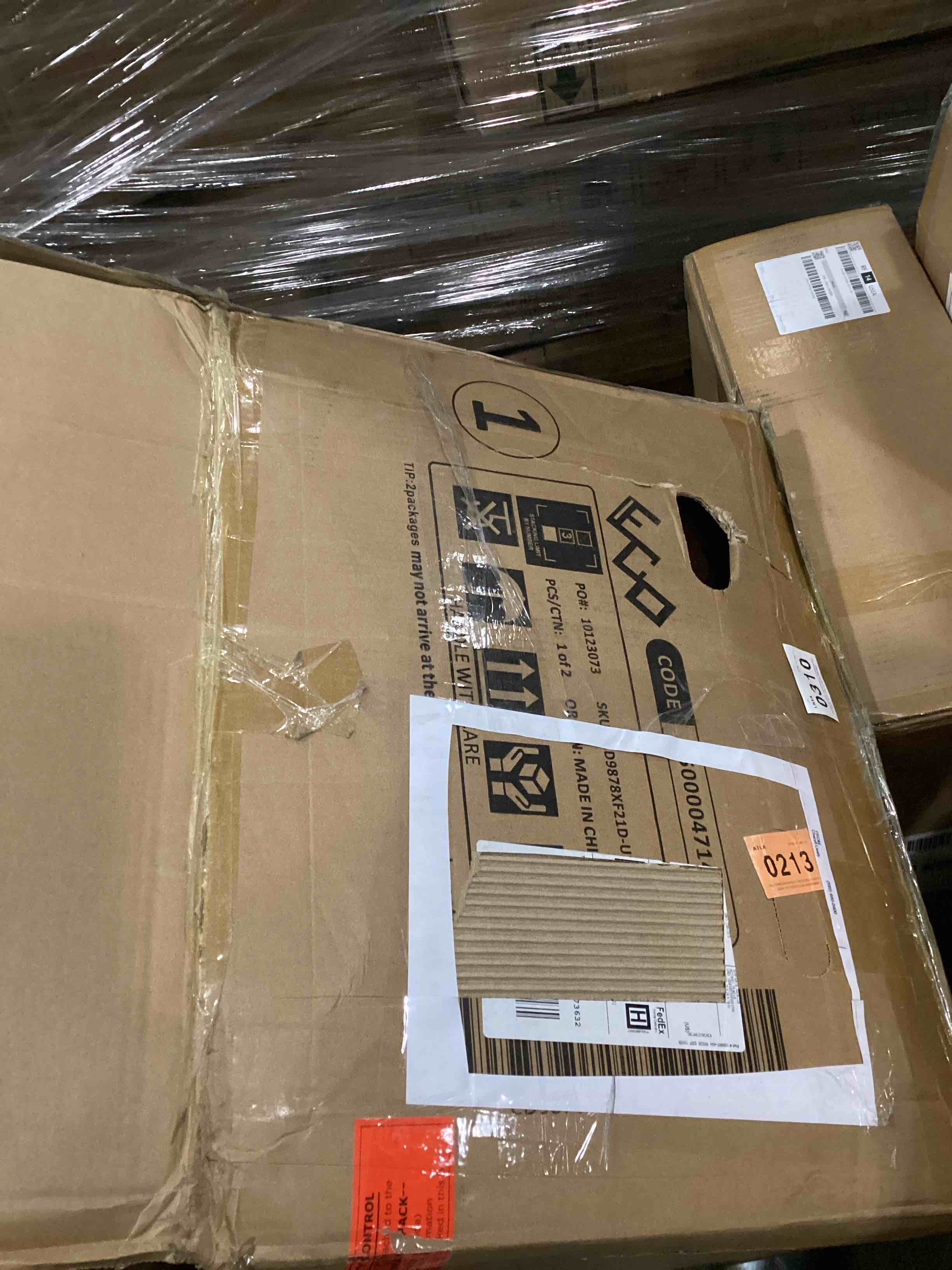 https://s3.amazonaws.com/lotting-images-prod/bidfta/RED6725270_1735846969782.jpeg