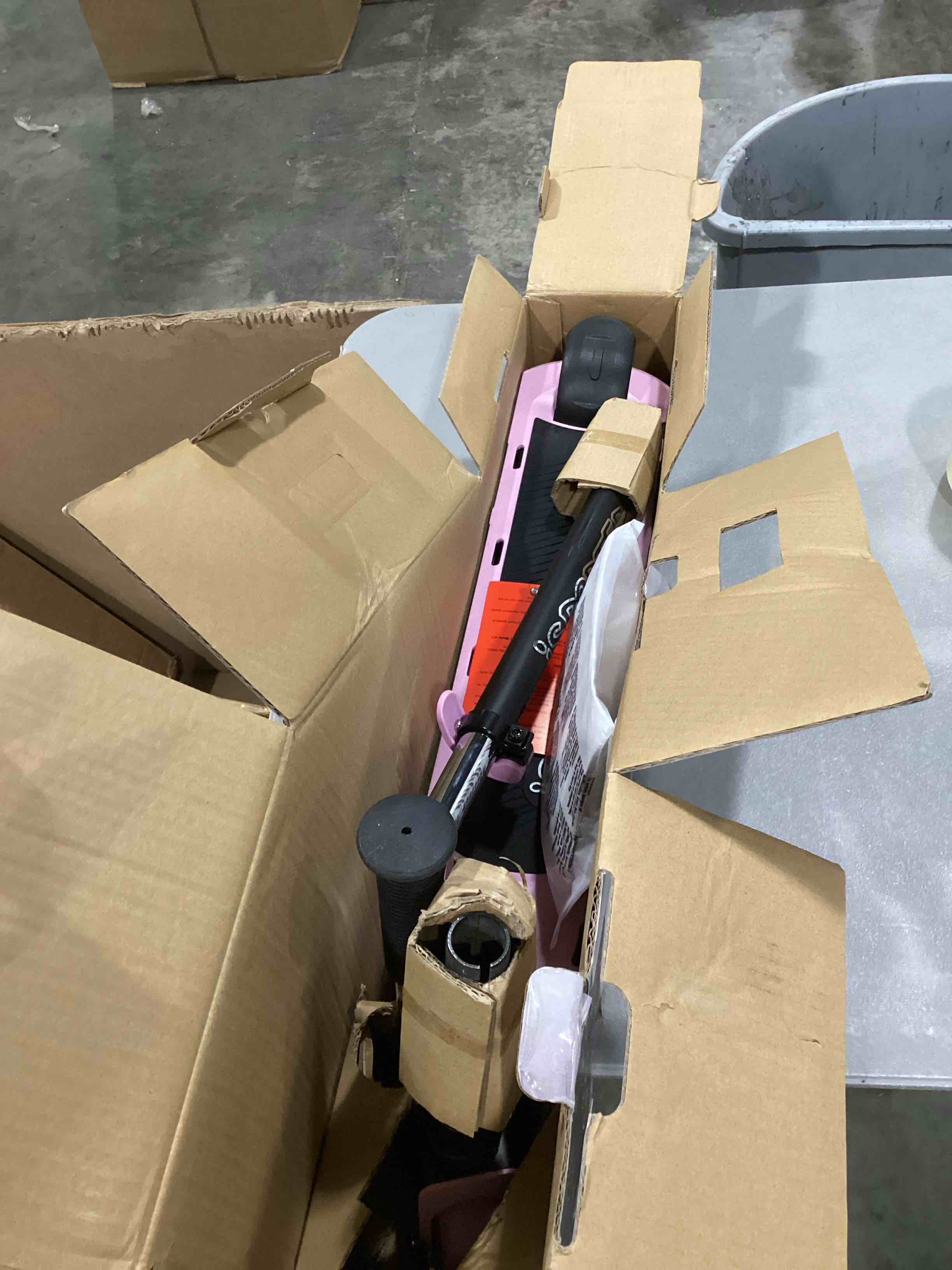https://s3.amazonaws.com/lotting-images-prod/bidfta/RED6725335_1735919190324.jpeg
