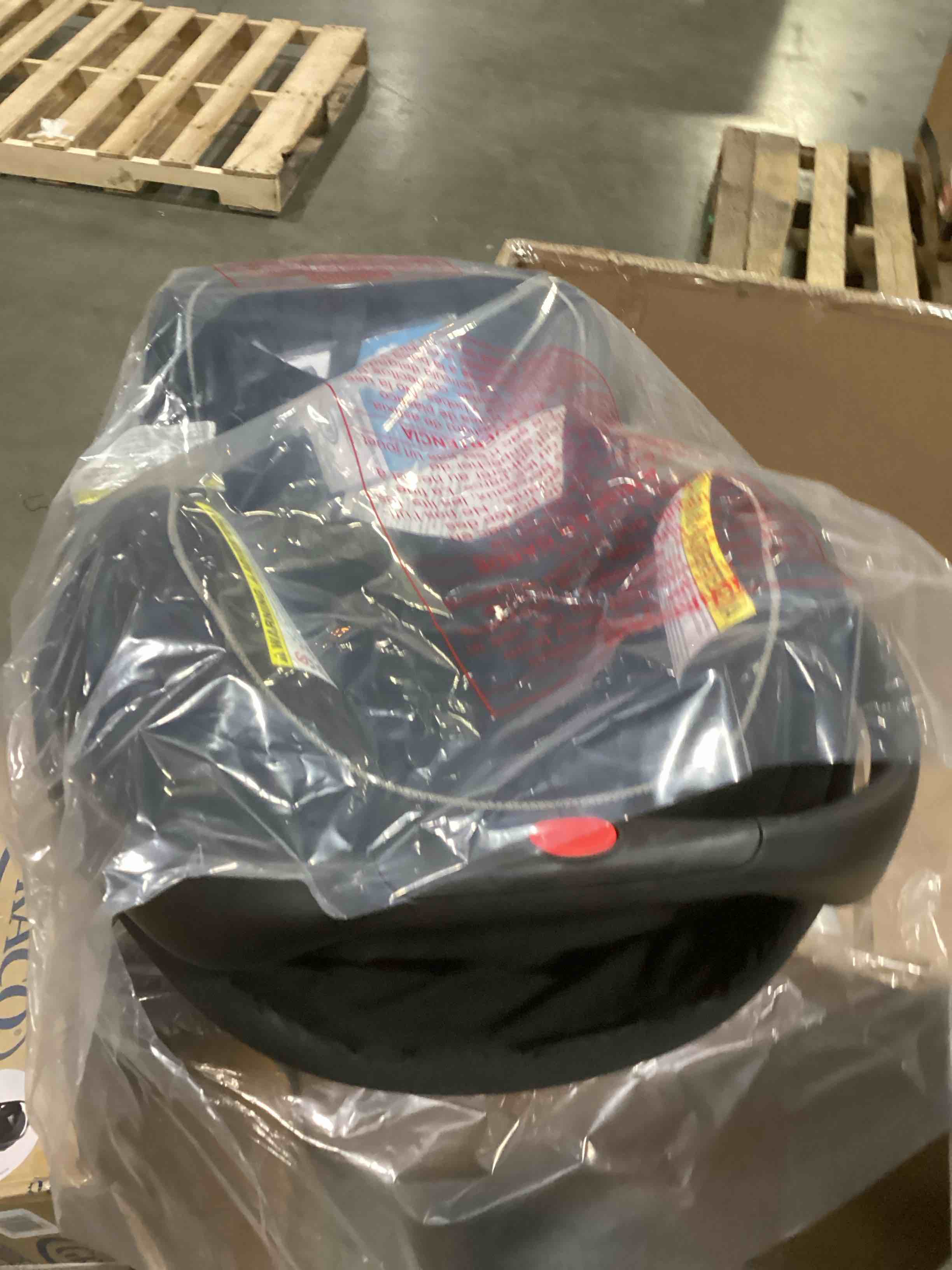 https://s3.amazonaws.com/lotting-images-prod/bidfta/RED6725560_1736275847781.jpeg