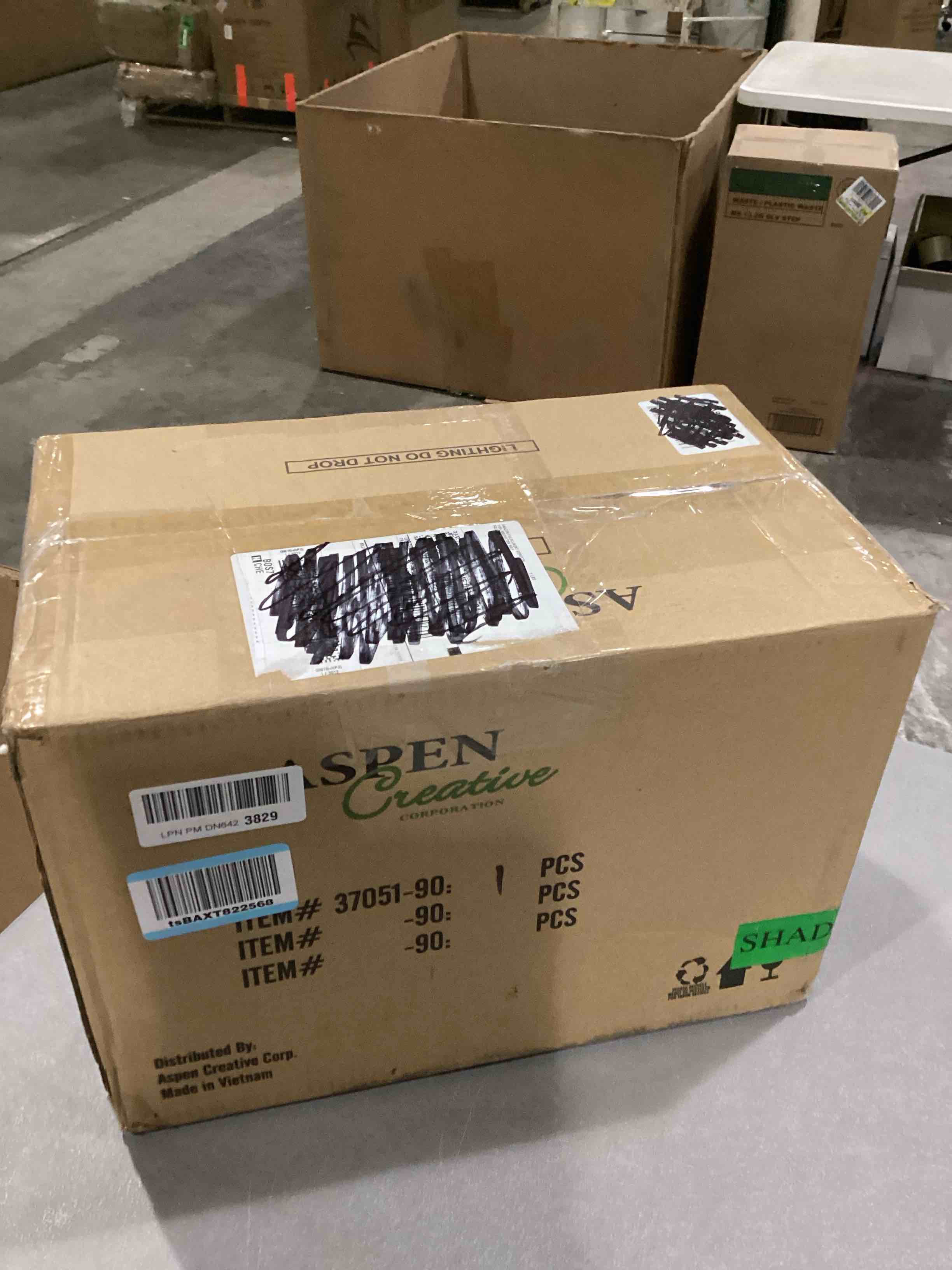 https://s3.amazonaws.com/lotting-images-prod/bidfta/RED6725605_1736342825181.jpeg