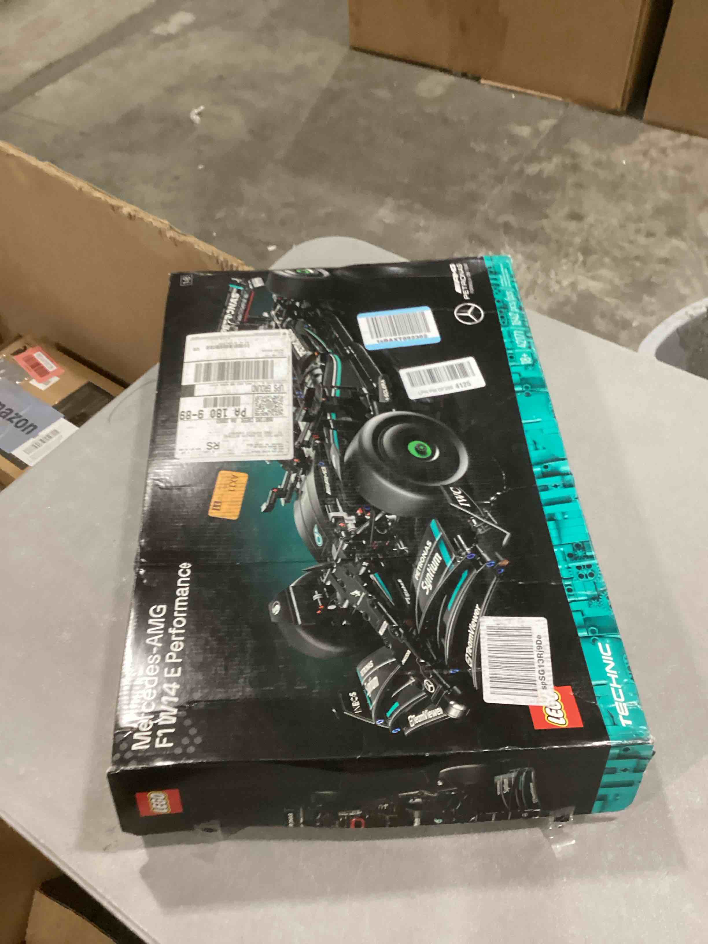https://s3.amazonaws.com/lotting-images-prod/bidfta/RED6725727_1736365898420.jpeg