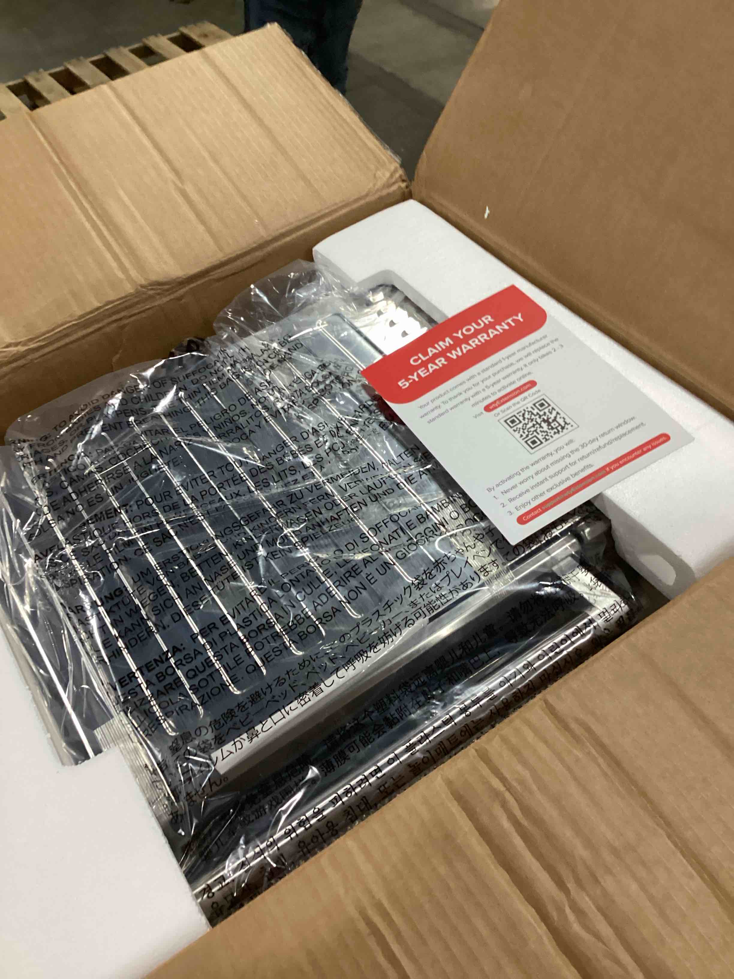 https://s3.amazonaws.com/lotting-images-prod/bidfta/RED6725753_1736426878244.jpeg
