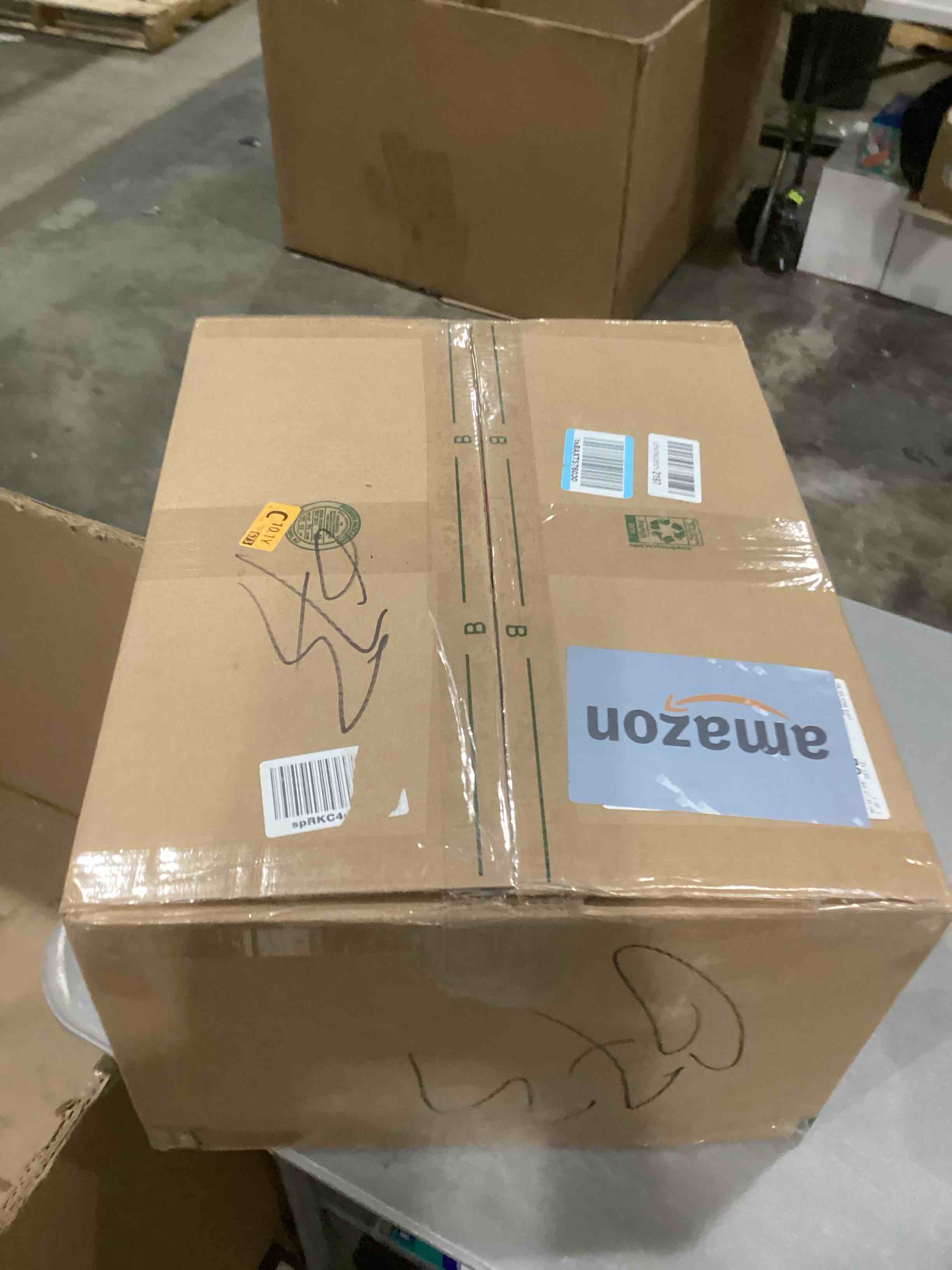 https://s3.amazonaws.com/lotting-images-prod/bidfta/RED6726153_1736783870131.jpeg