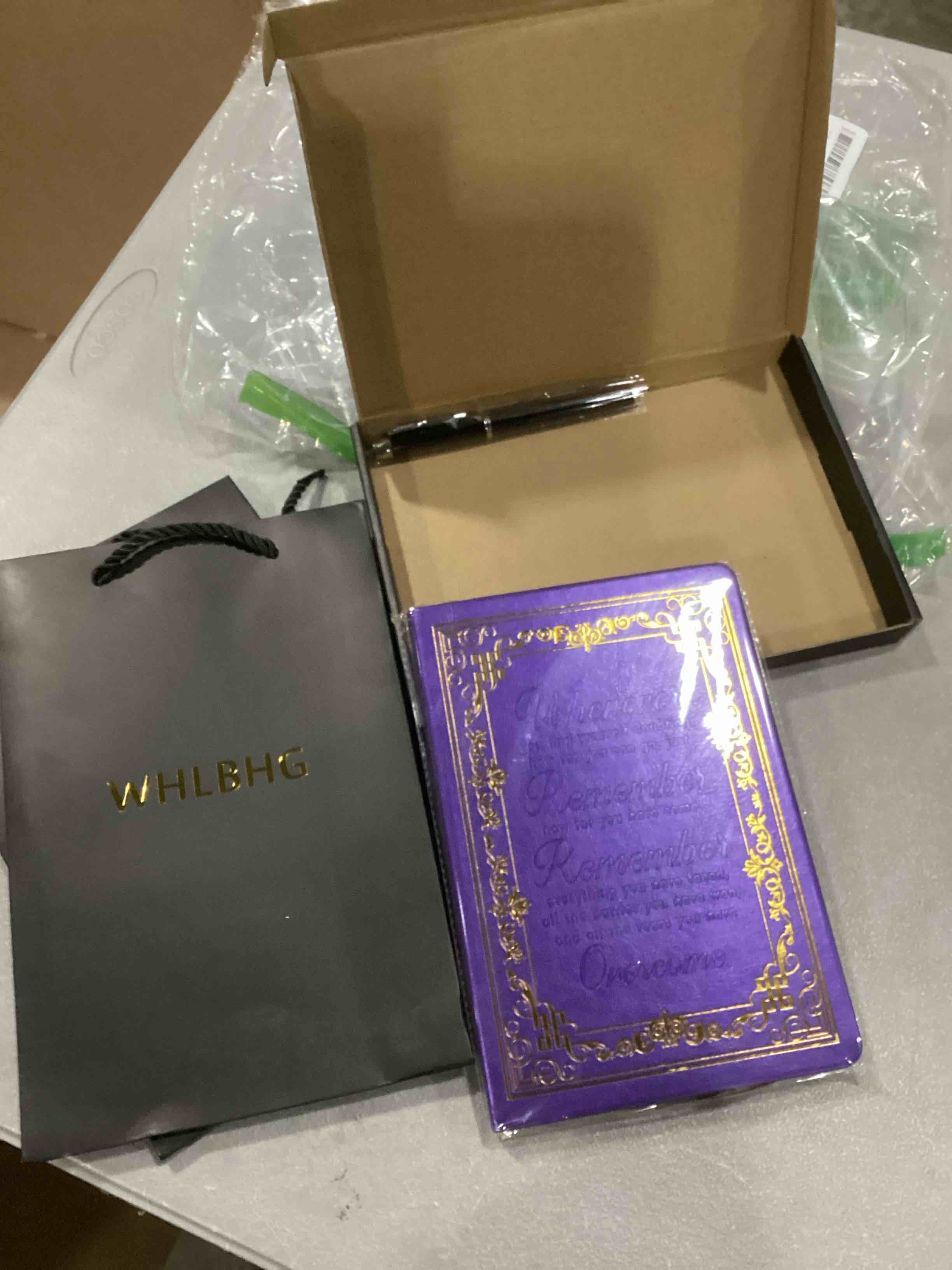 https://s3.amazonaws.com/lotting-images-prod/bidfta/RED6726253_1736862565168.jpeg
