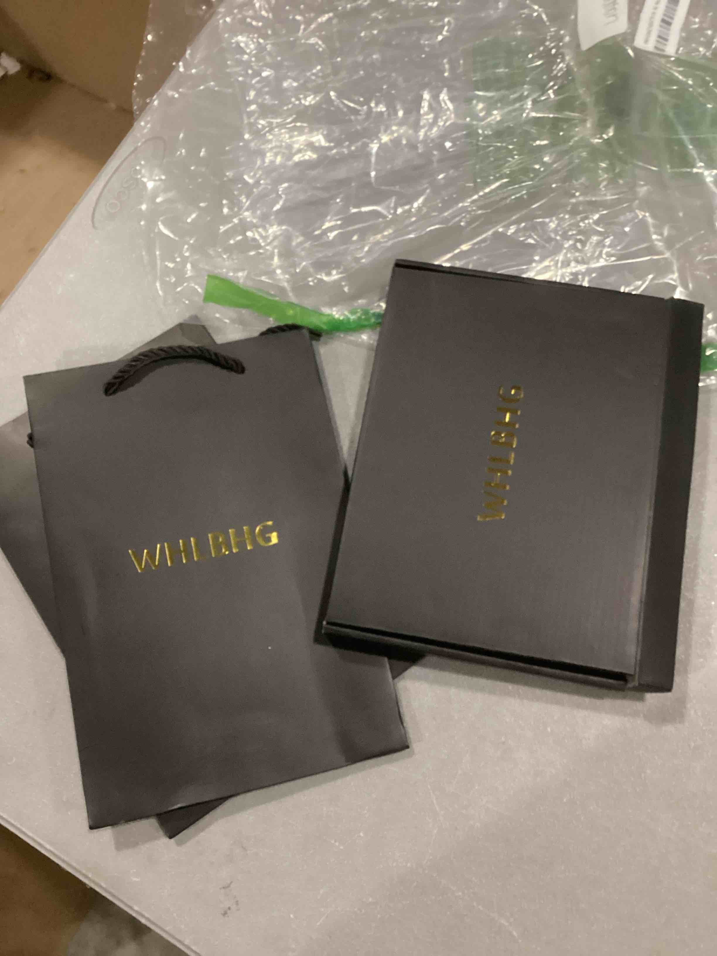 https://s3.amazonaws.com/lotting-images-prod/bidfta/RED6726253_1736862578150.jpeg