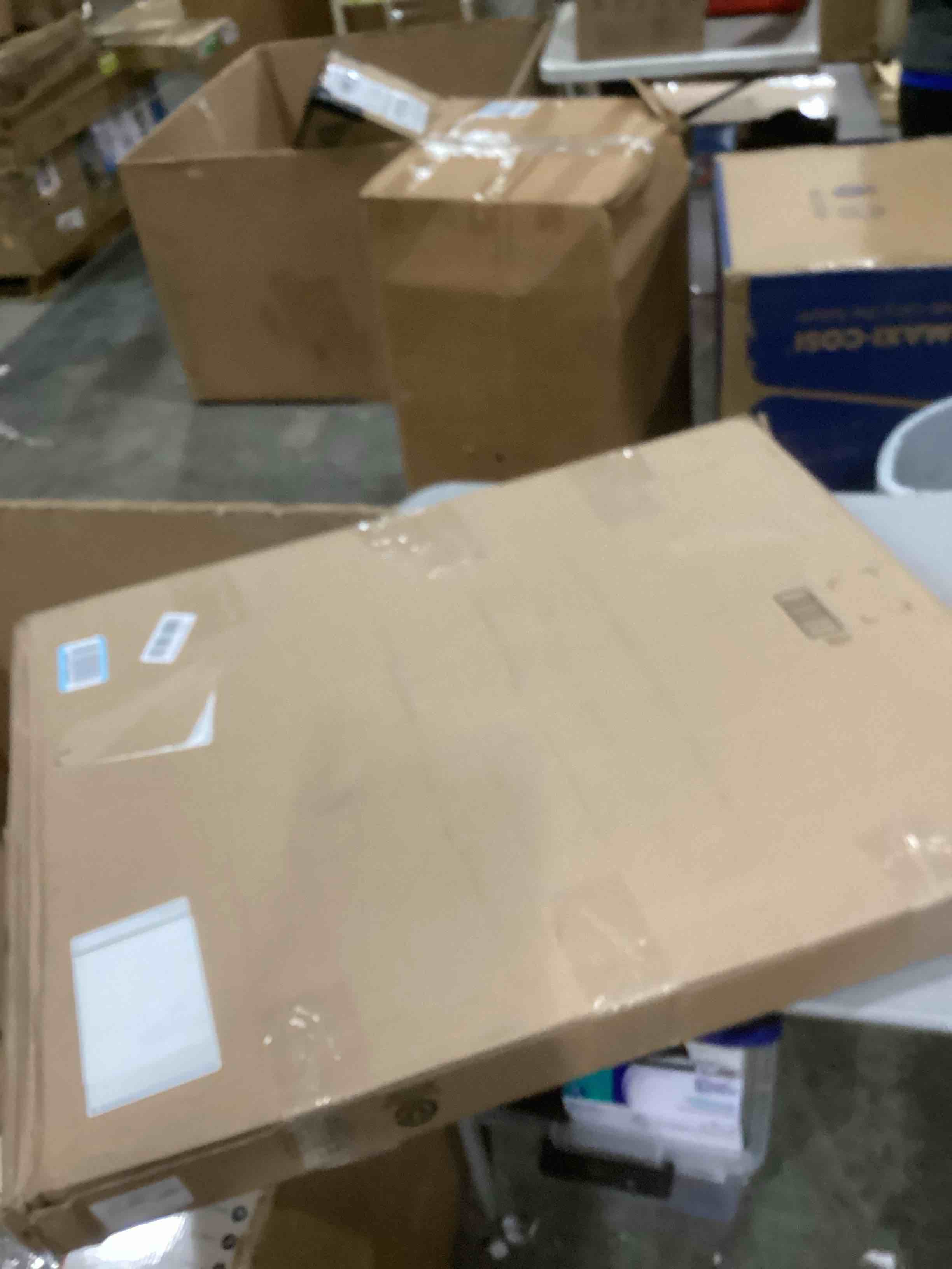 https://s3.amazonaws.com/lotting-images-prod/bidfta/RED6726329_1736879505526.jpeg