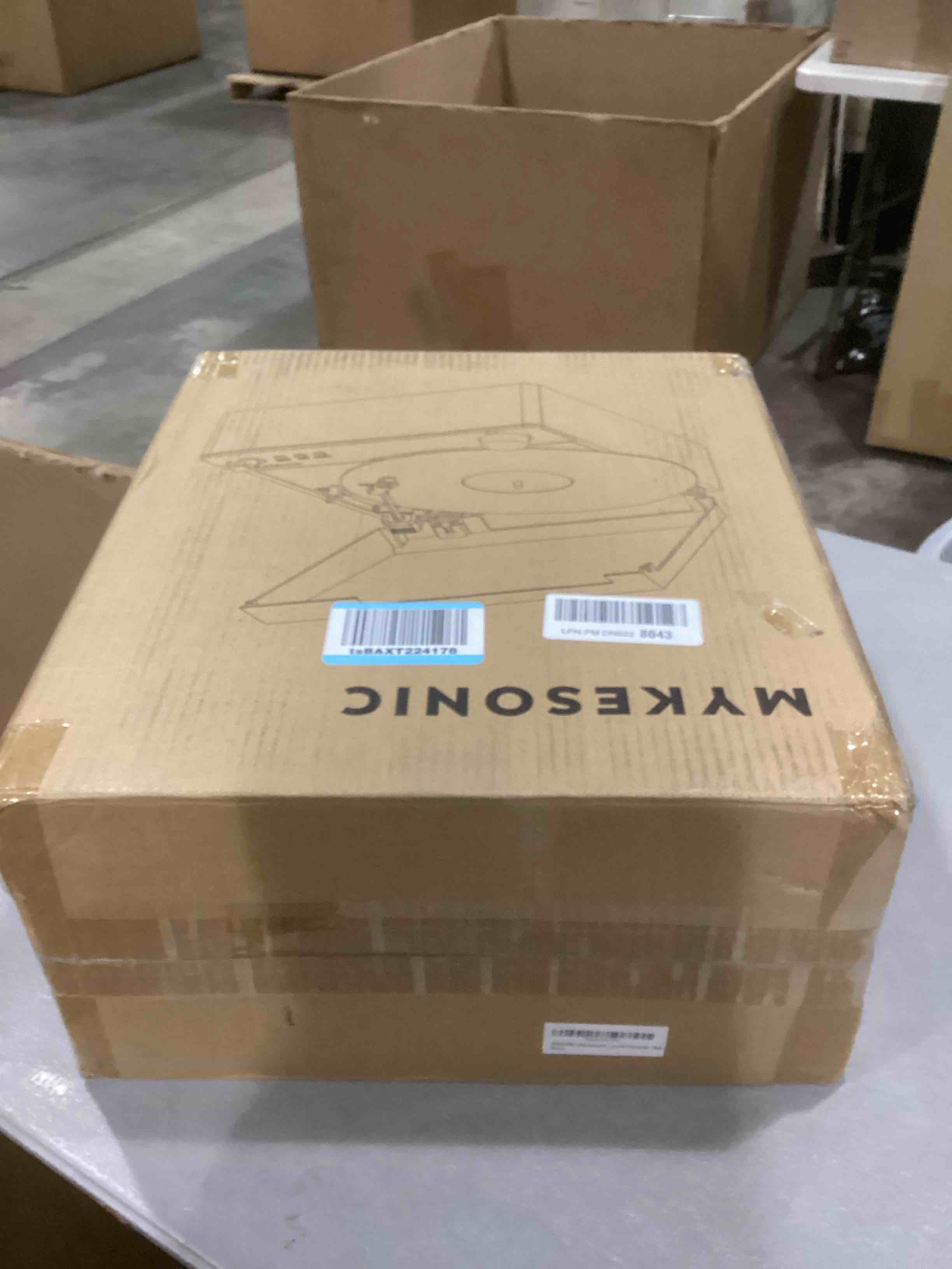 https://s3.amazonaws.com/lotting-images-prod/bidfta/RED6726391_1736946053495.jpeg