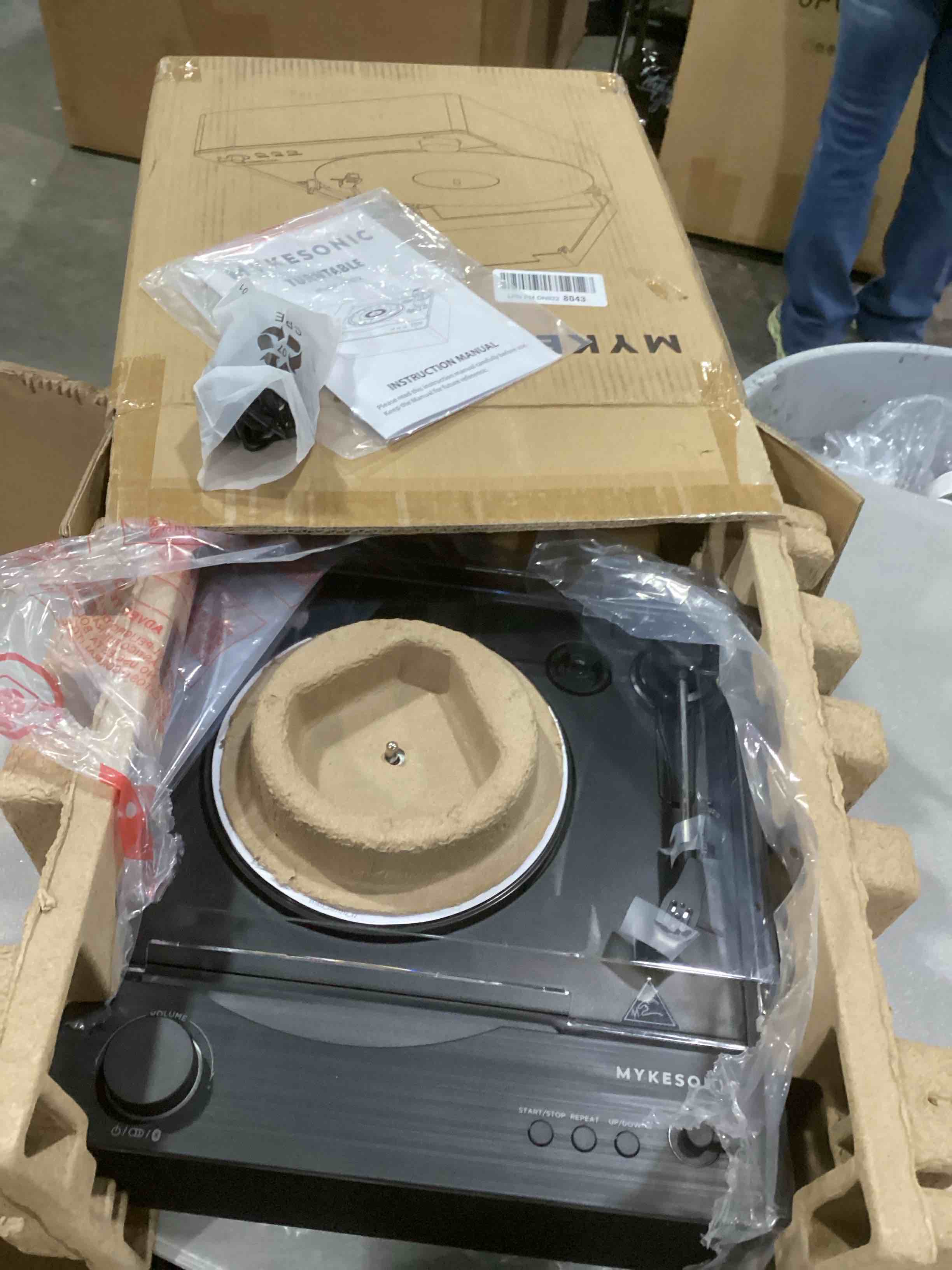 https://s3.amazonaws.com/lotting-images-prod/bidfta/RED6726391_1736946095335.jpeg