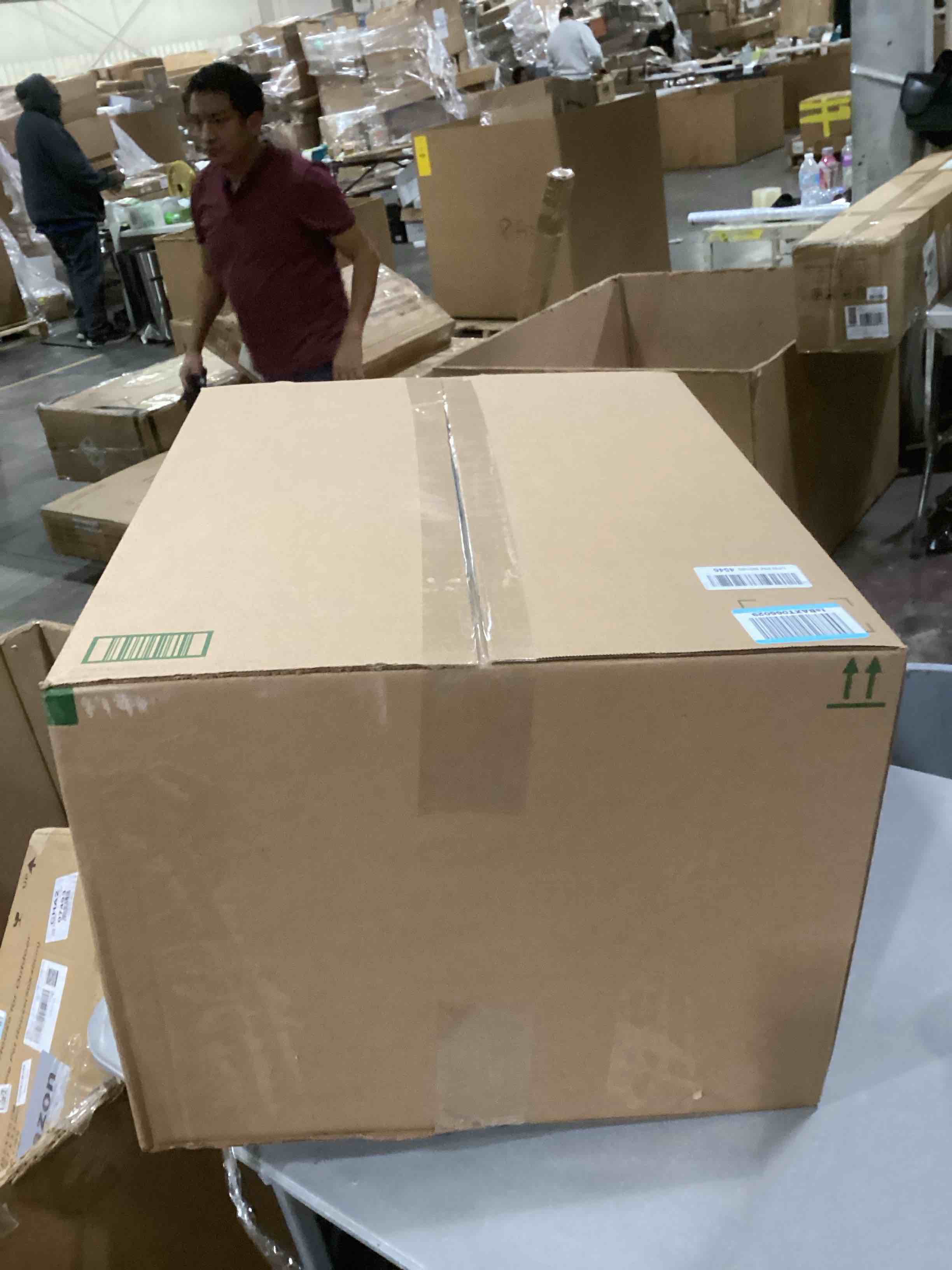 https://s3.amazonaws.com/lotting-images-prod/bidfta/RED6726400_1736946968048.jpeg