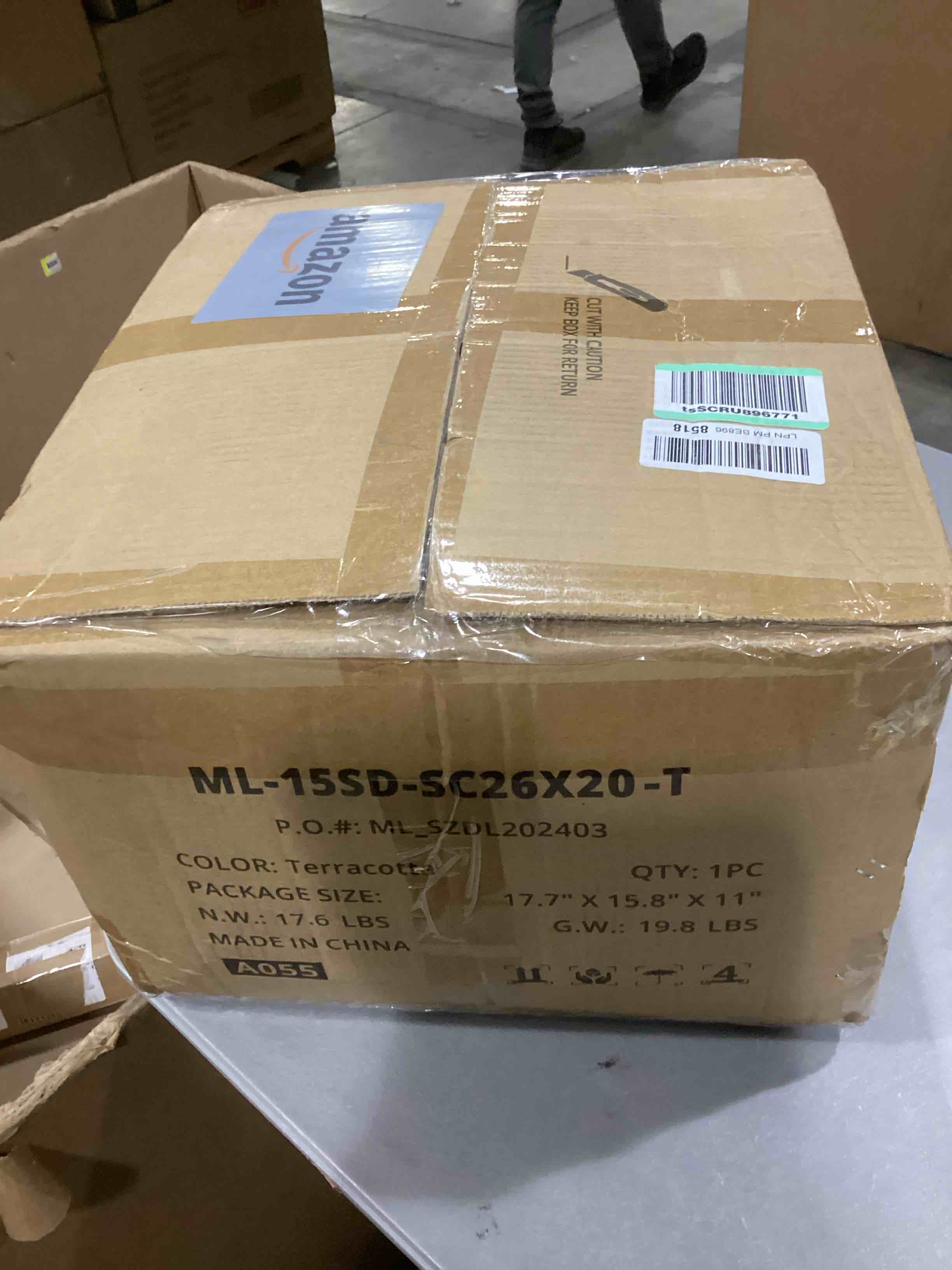 https://s3.amazonaws.com/lotting-images-prod/bidfta/RED6726652_1734018824481.jpeg