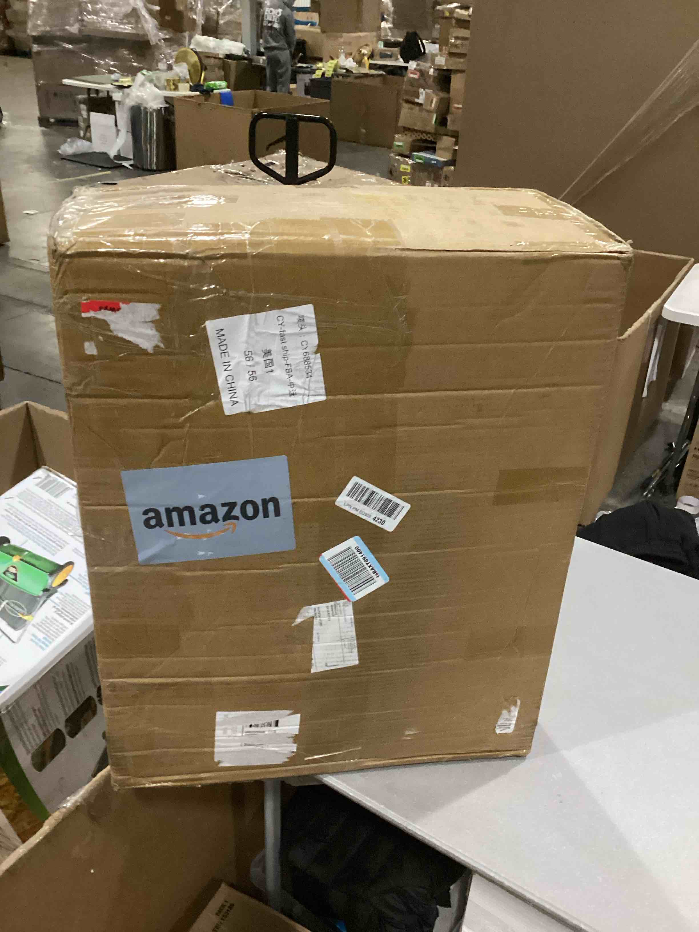 https://s3.amazonaws.com/lotting-images-prod/bidfta/RED6726791_1734099377566.jpeg