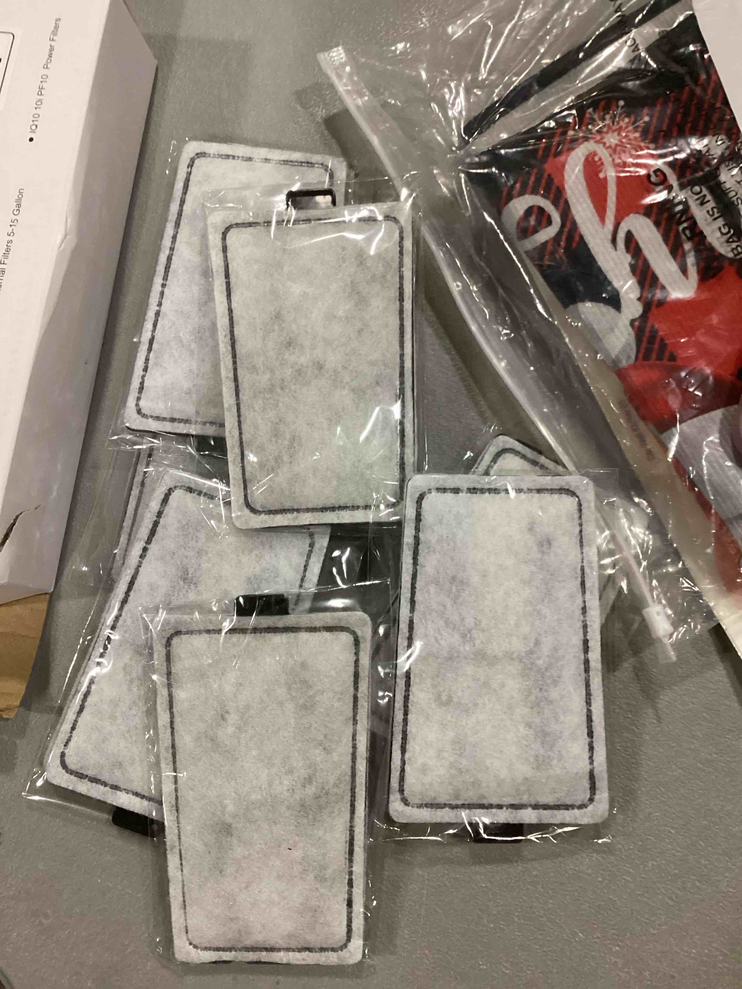 https://s3.amazonaws.com/lotting-images-prod/bidfta/RED6726867_1734115463628.jpeg