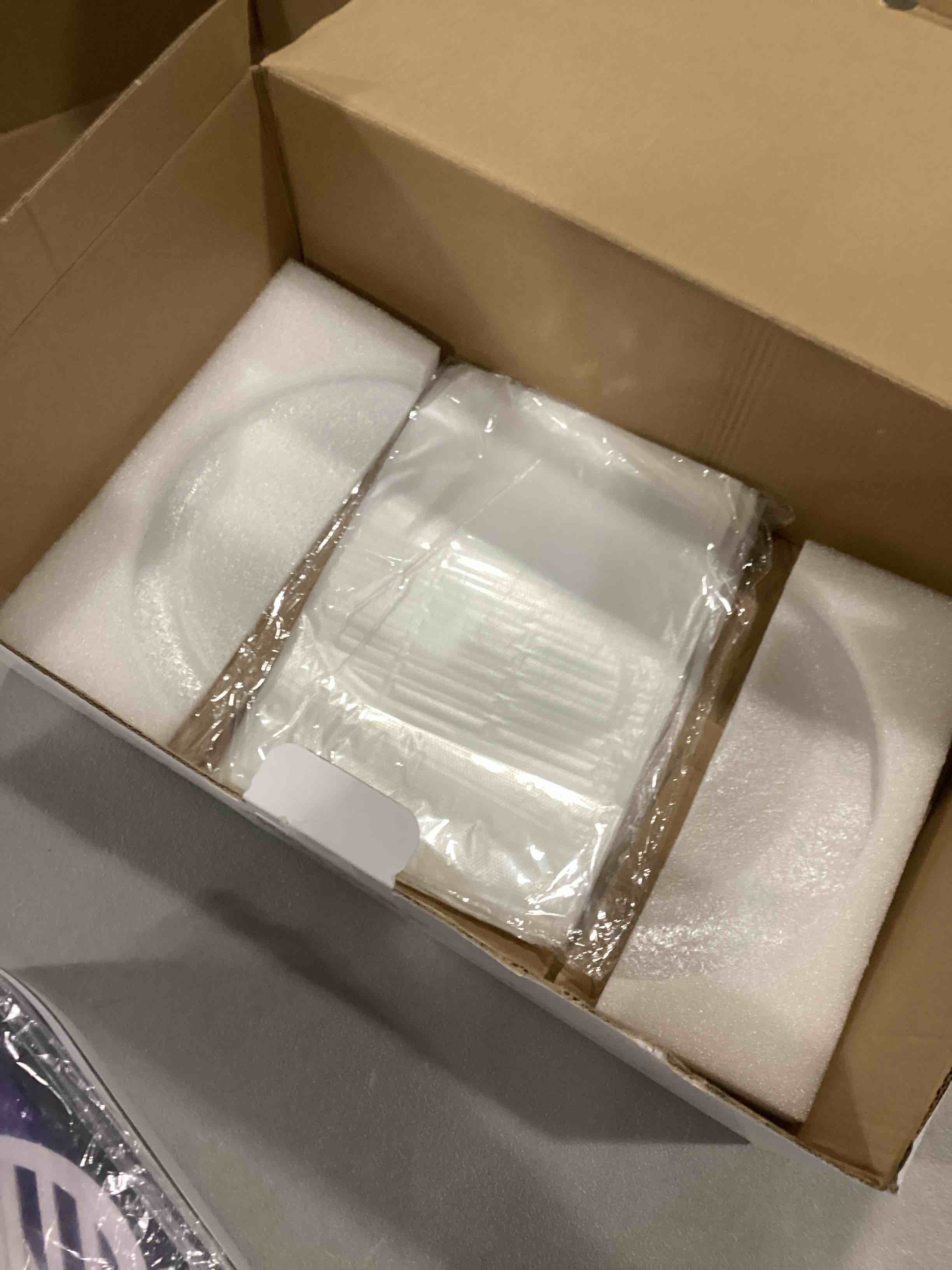 https://s3.amazonaws.com/lotting-images-prod/bidfta/RED6726878_1734118992106.jpeg