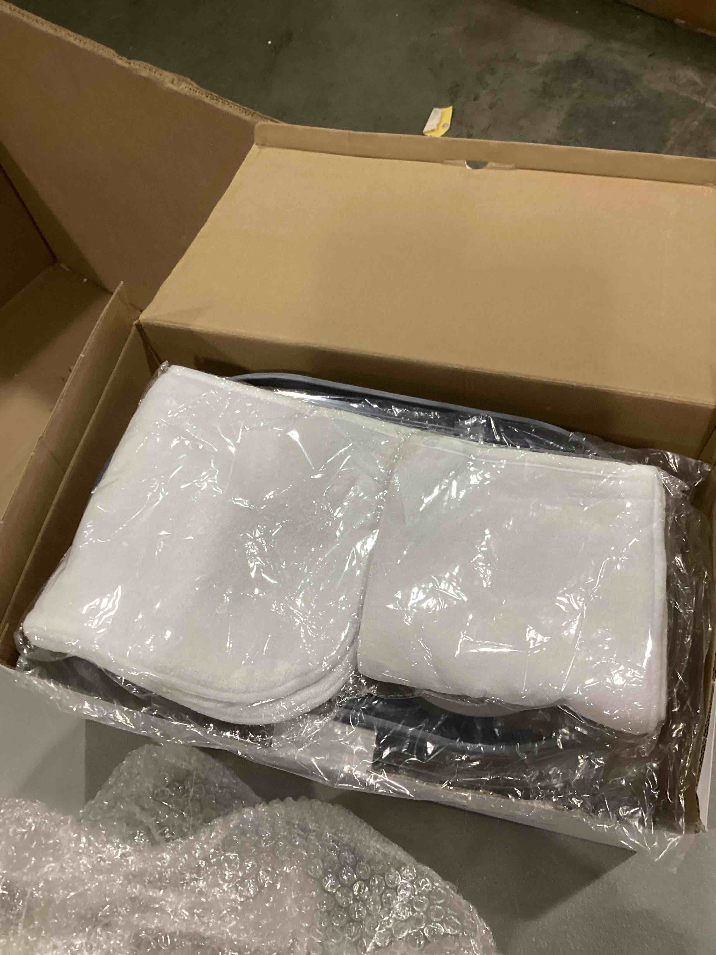 https://s3.amazonaws.com/lotting-images-prod/bidfta/RED6726878_1734119003215.jpeg