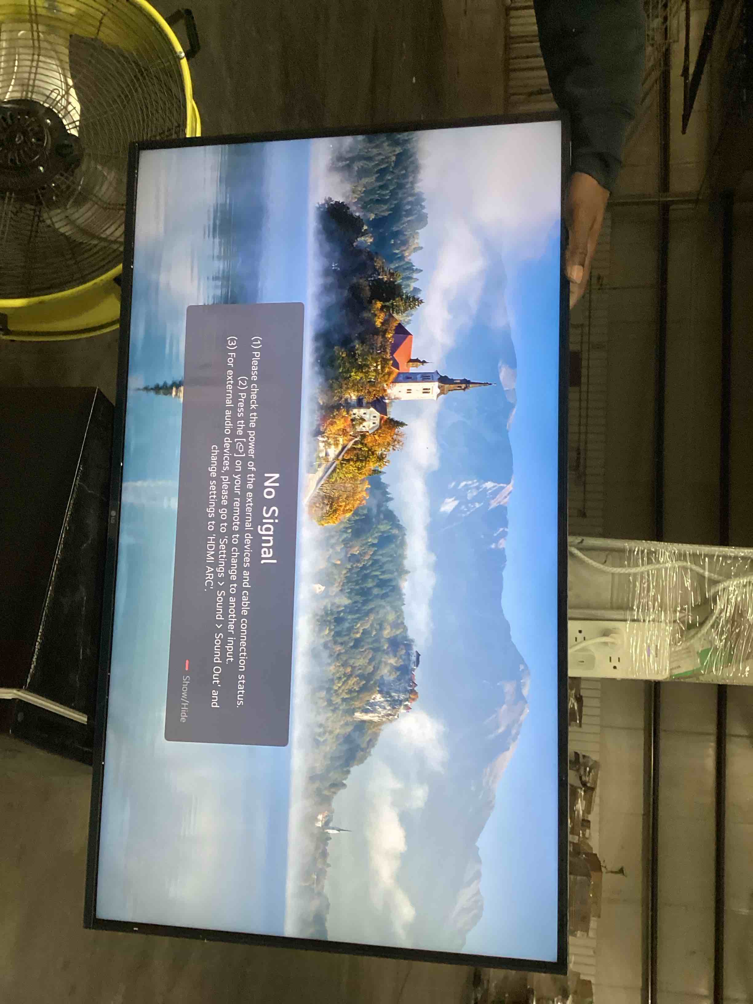 https://s3.amazonaws.com/lotting-images-prod/bidfta/RED6727743_1734961615528.jpeg