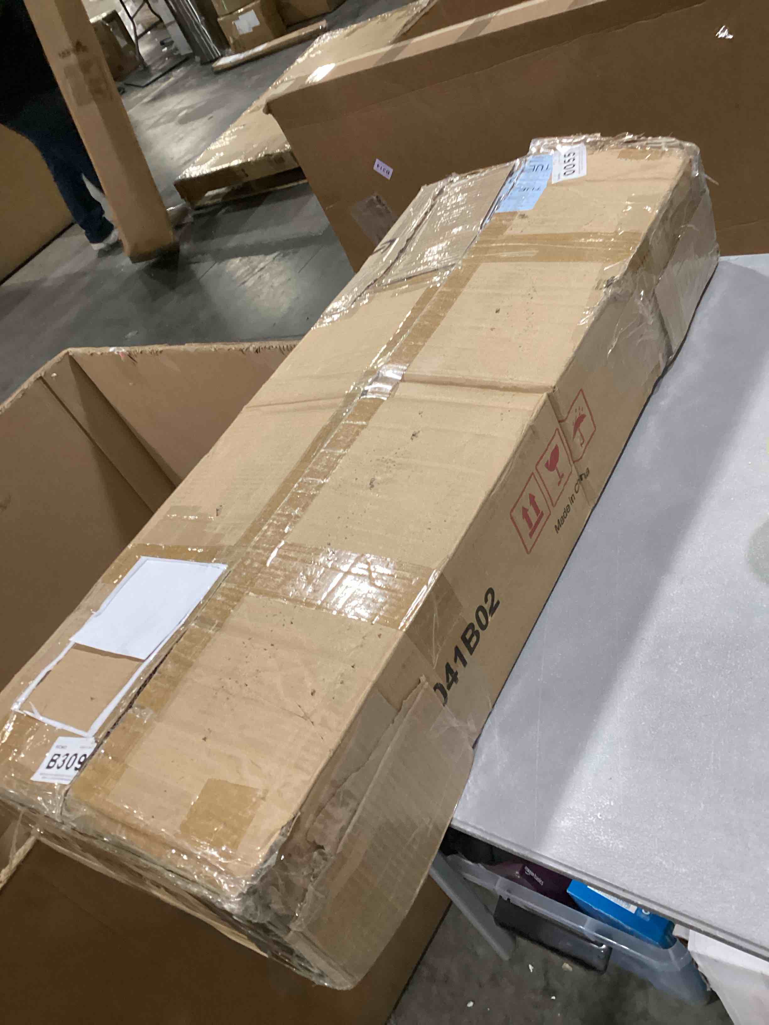 https://s3.amazonaws.com/lotting-images-prod/bidfta/RED6727791_1734983999203.jpeg