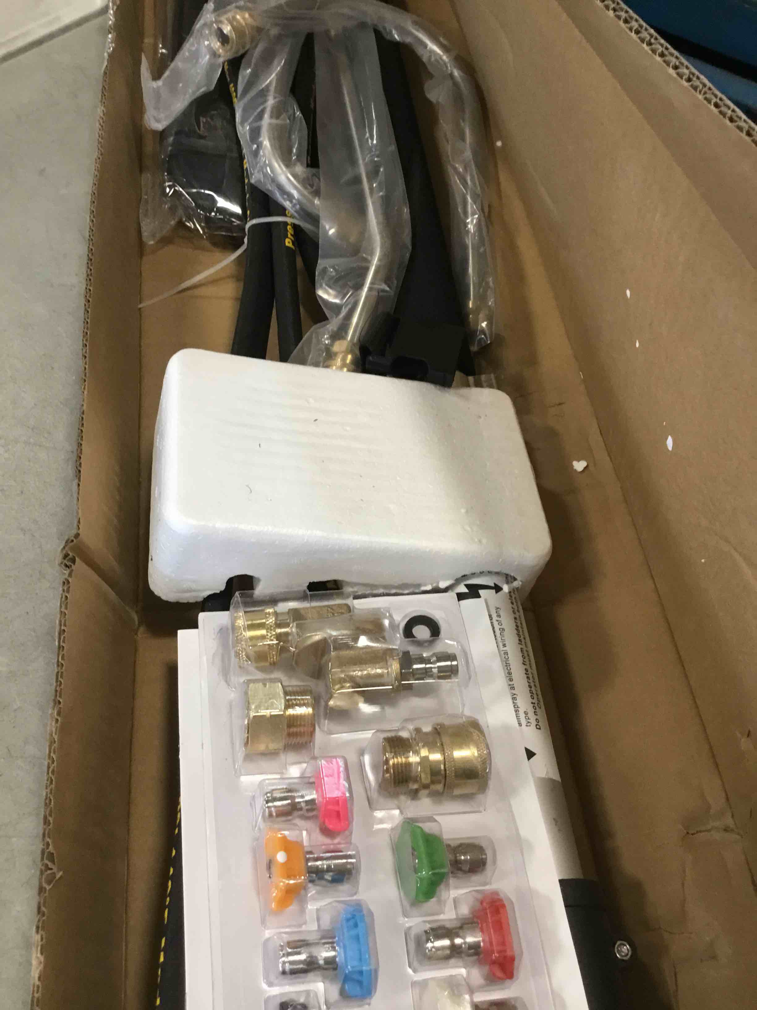 https://s3.amazonaws.com/lotting-images-prod/bidfta/RED6728707_1722005166279.jpeg