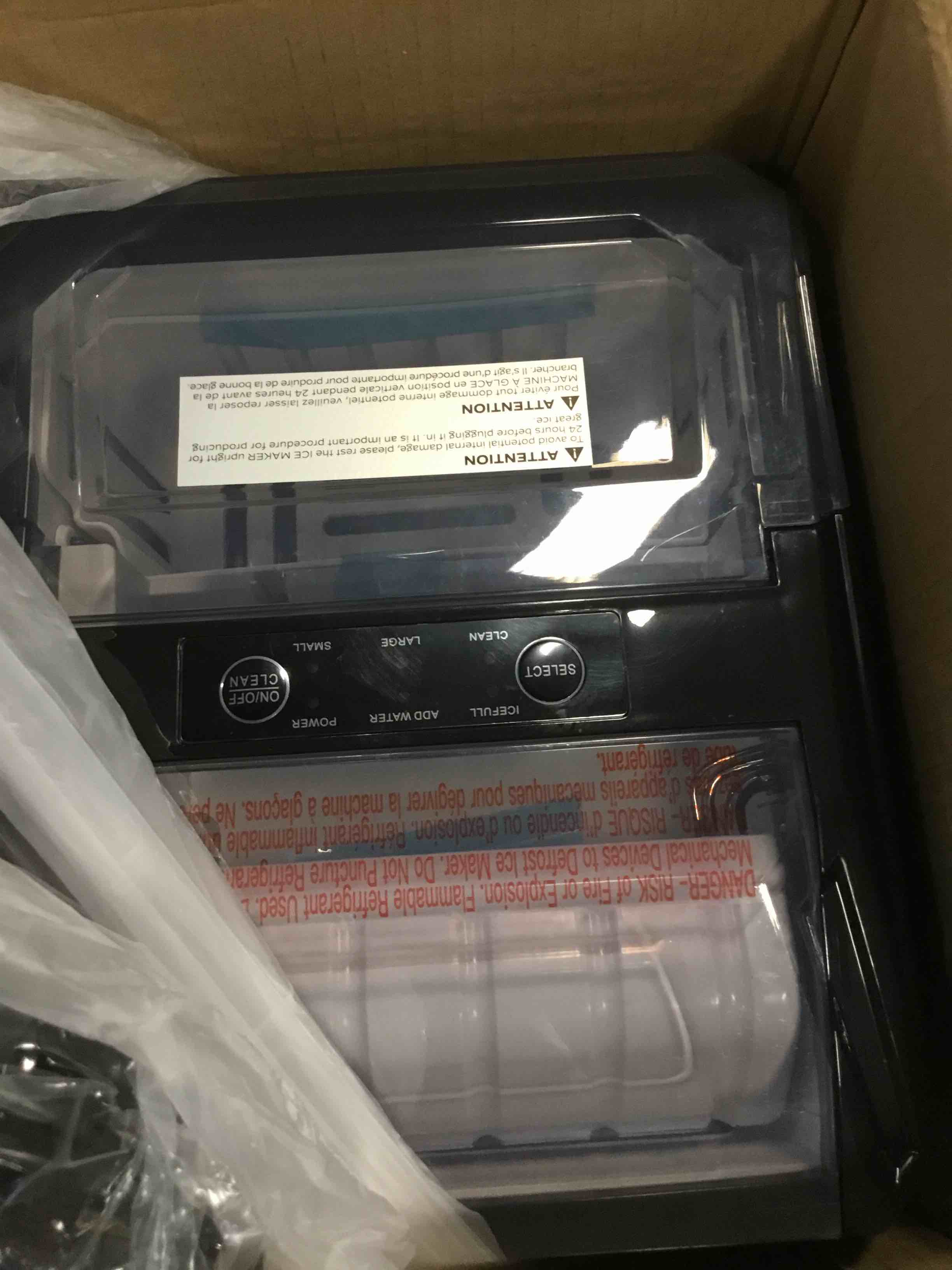 https://s3.amazonaws.com/lotting-images-prod/bidfta/RED6728940_1722260281879.jpeg