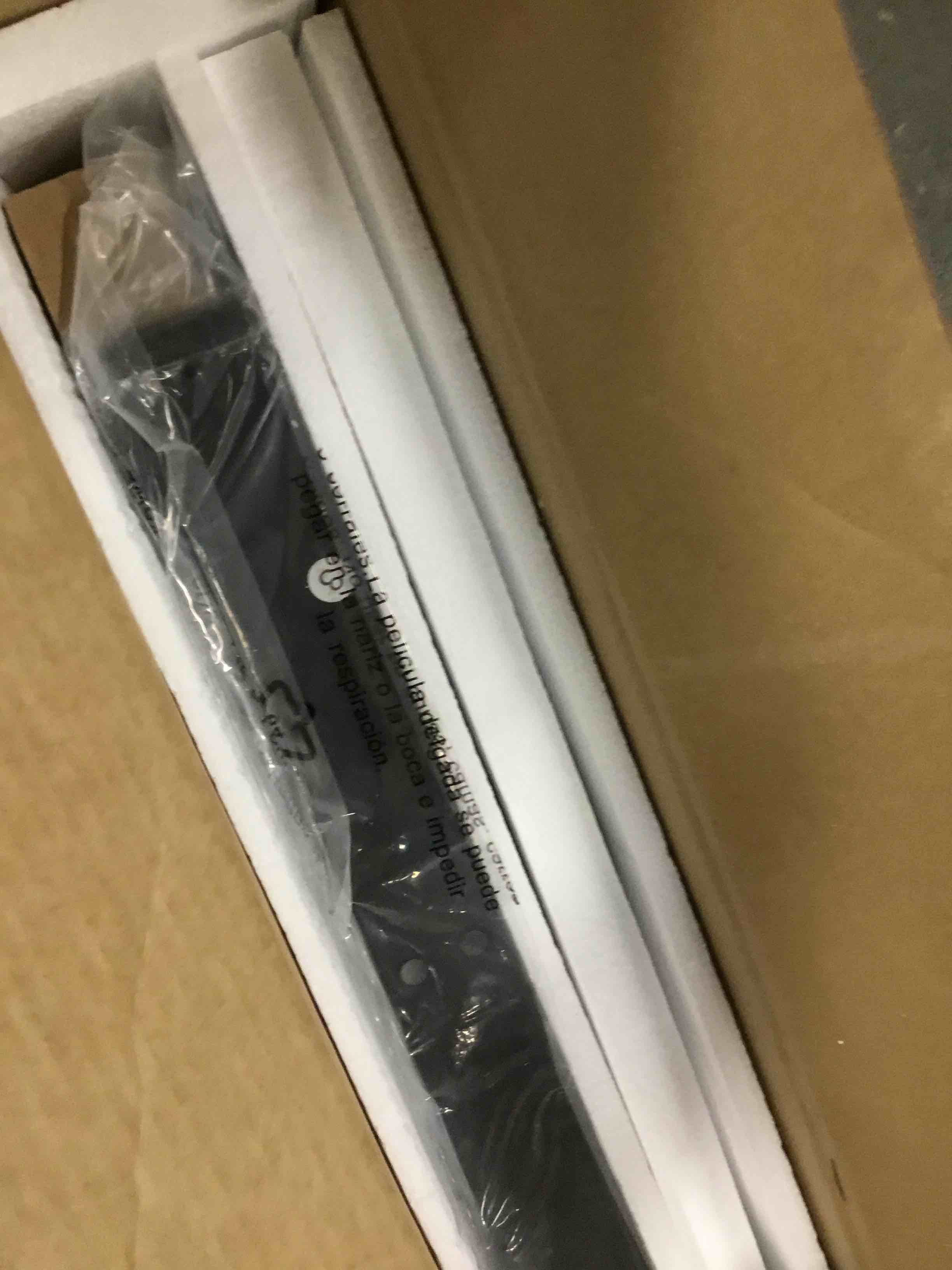 https://s3.amazonaws.com/lotting-images-prod/bidfta/RED6729352_1722360527093.jpeg