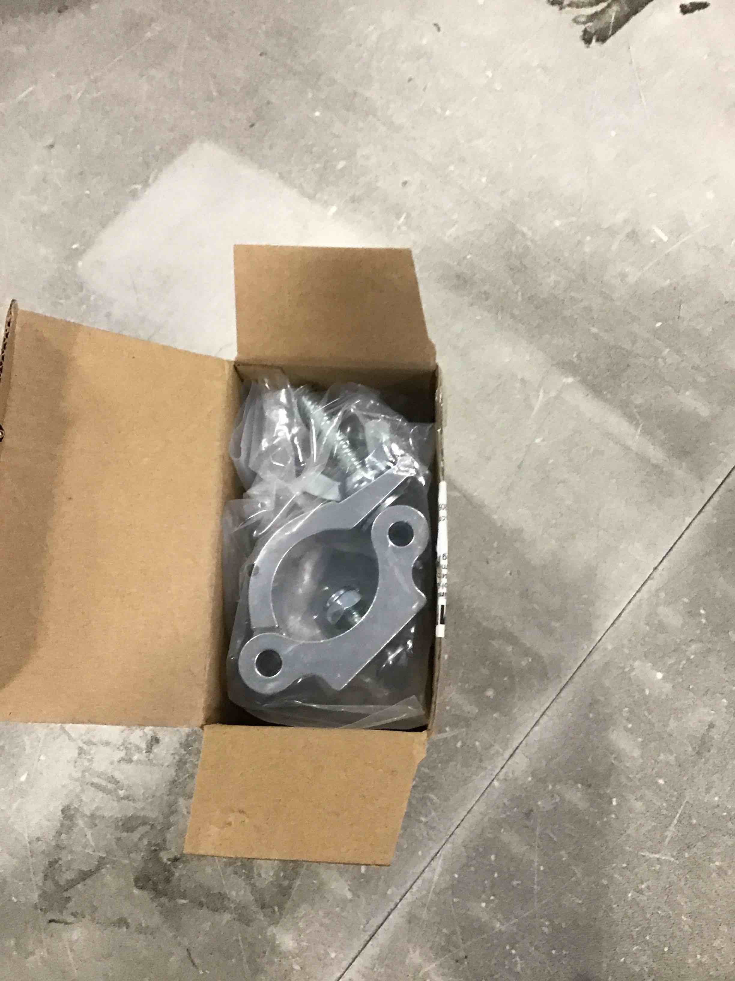 https://s3.amazonaws.com/lotting-images-prod/bidfta/RED6729792_1721144157283.jpeg