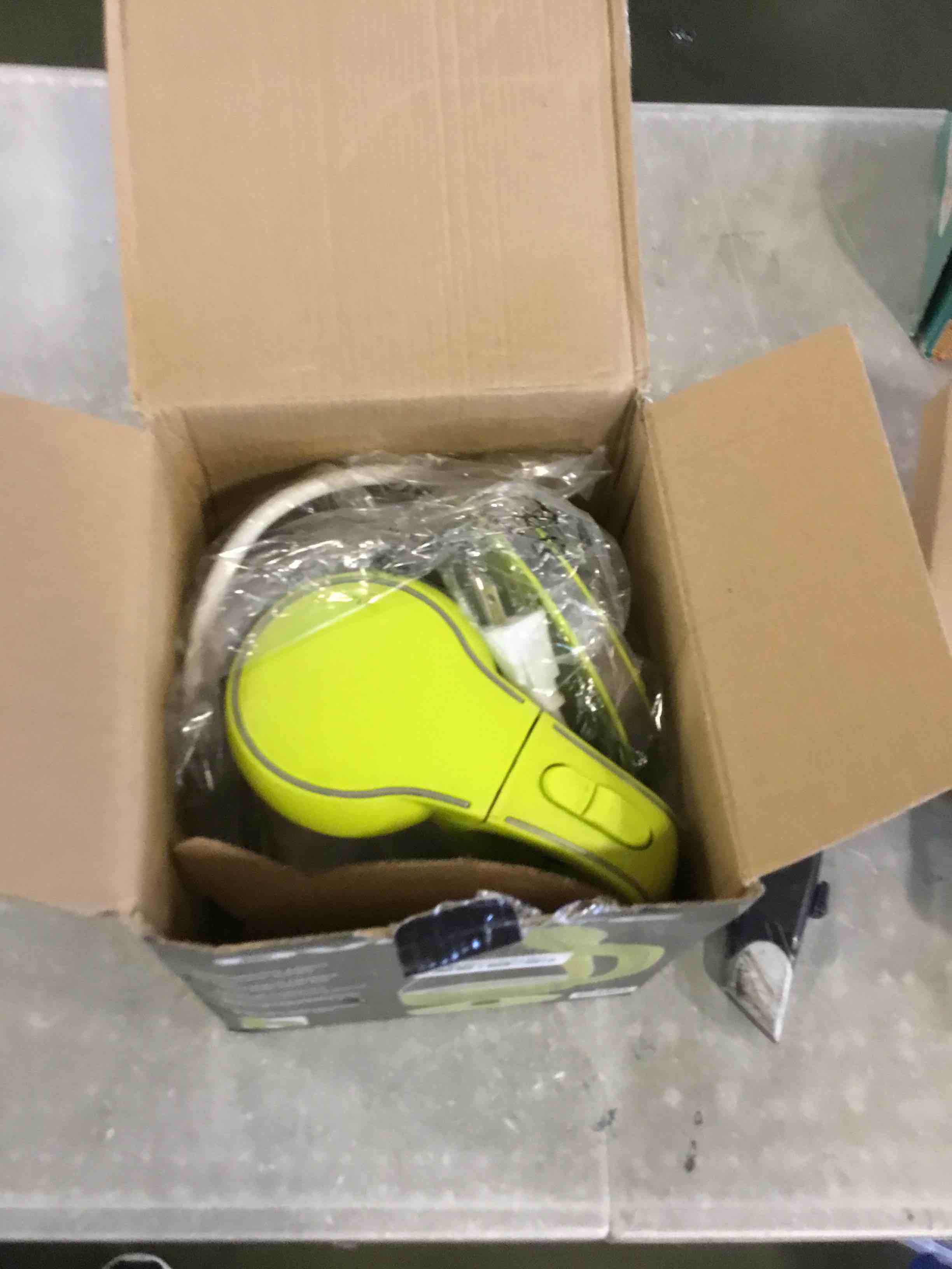 https://s3.amazonaws.com/lotting-images-prod/bidfta/RED6730430_1721400959435.jpeg