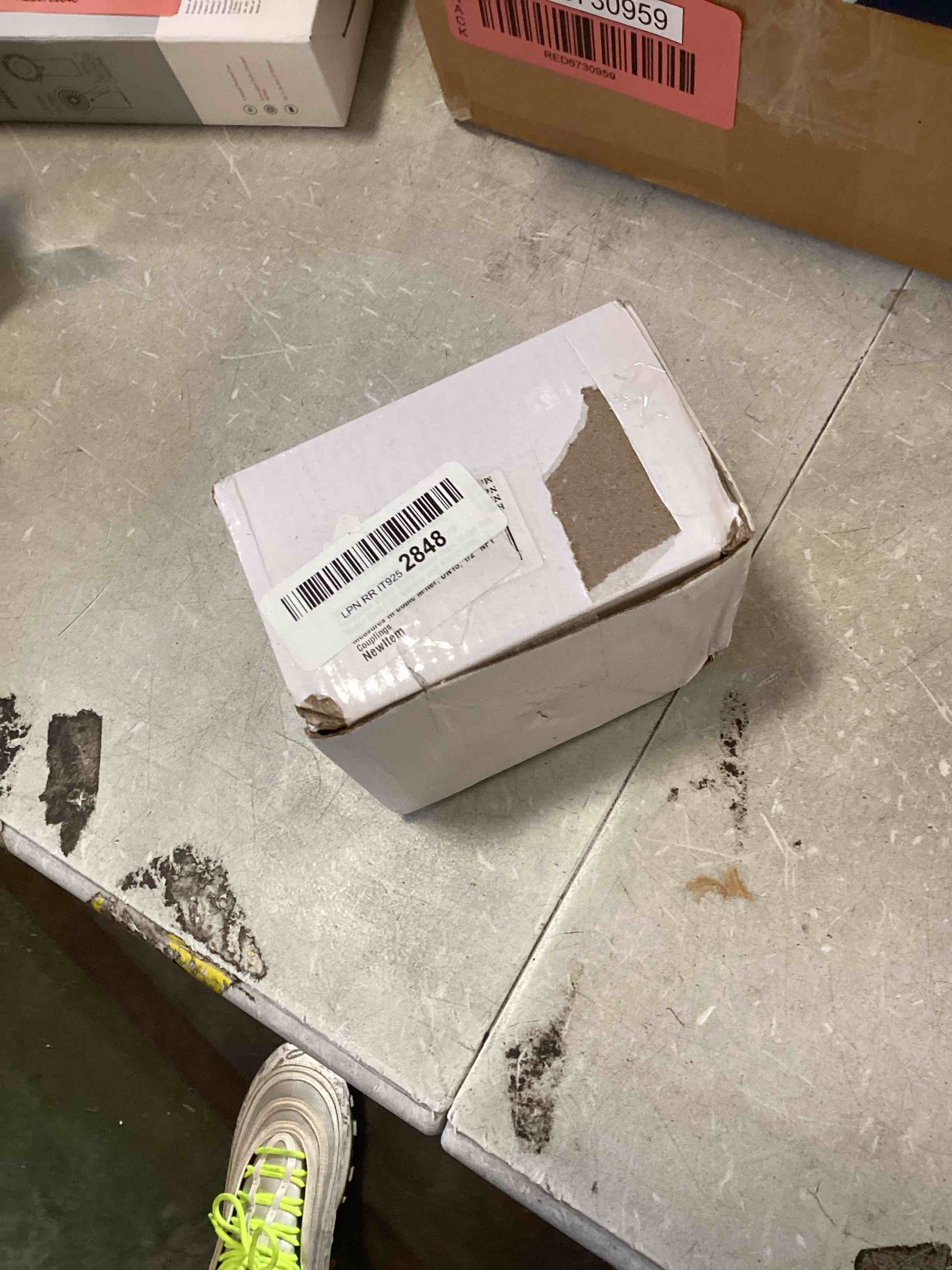 https://s3.amazonaws.com/lotting-images-prod/bidfta/RED6730947_1721045565295.jpeg