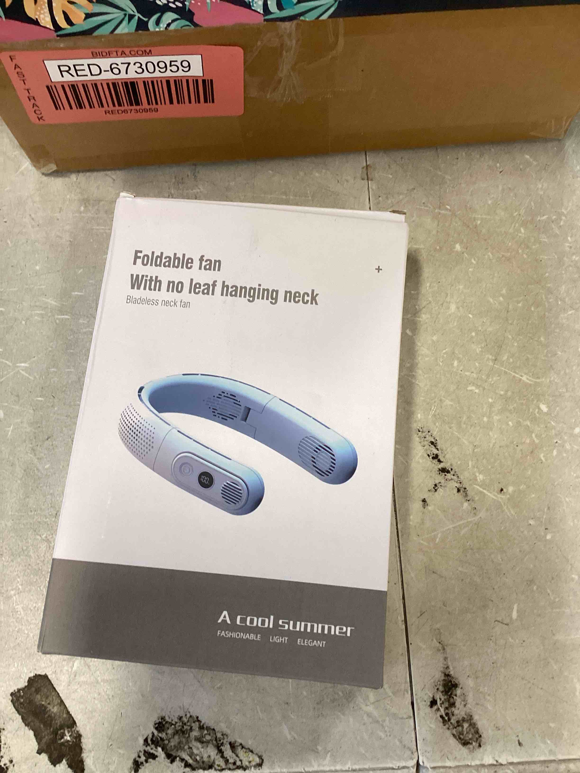 foldable fan with no leaf hanging neck