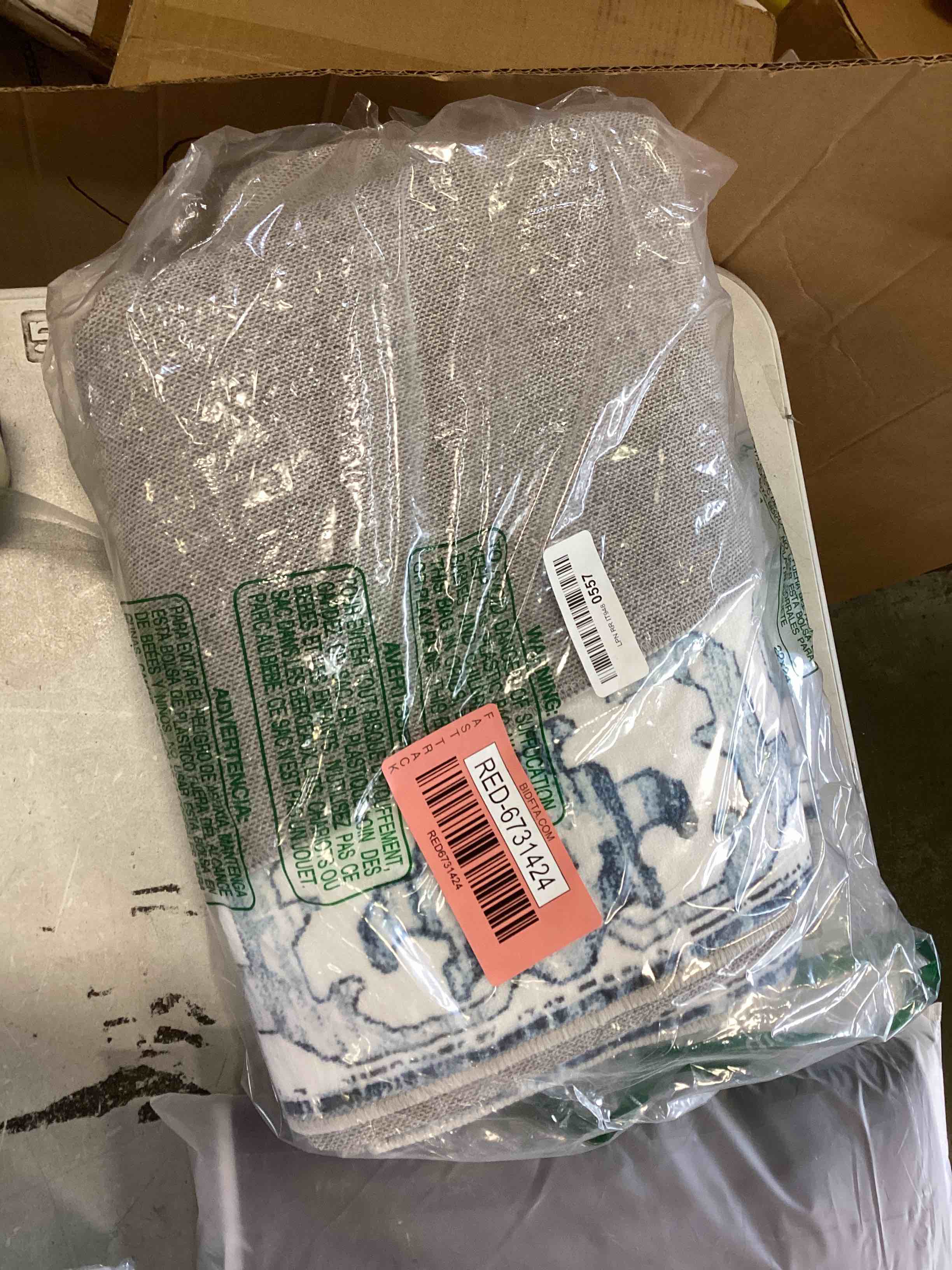 https://s3.amazonaws.com/lotting-images-prod/bidfta/RED6731424_1721144754327.jpeg