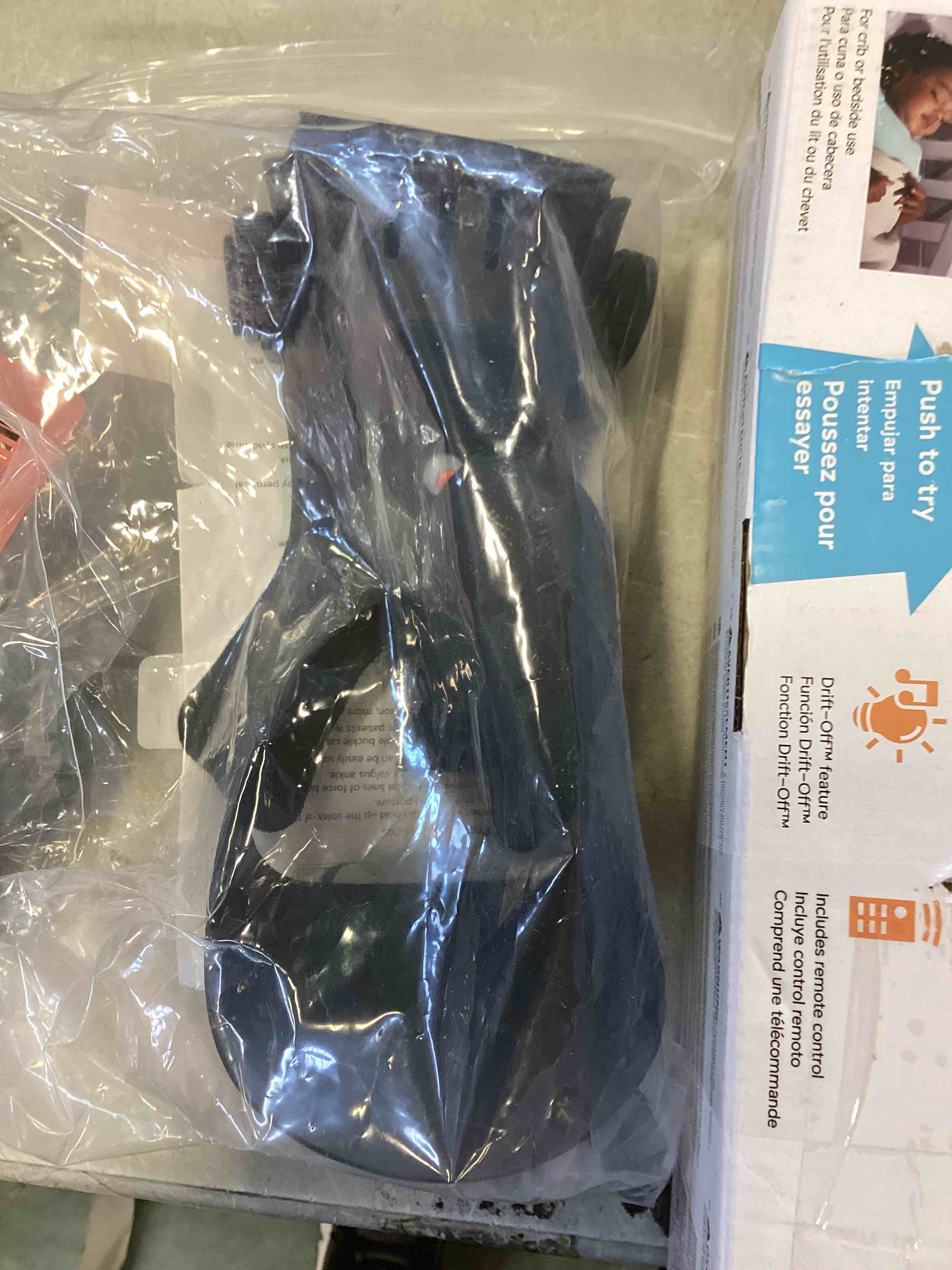 https://s3.amazonaws.com/lotting-images-prod/bidfta/RED6731494_1721150532562.jpeg